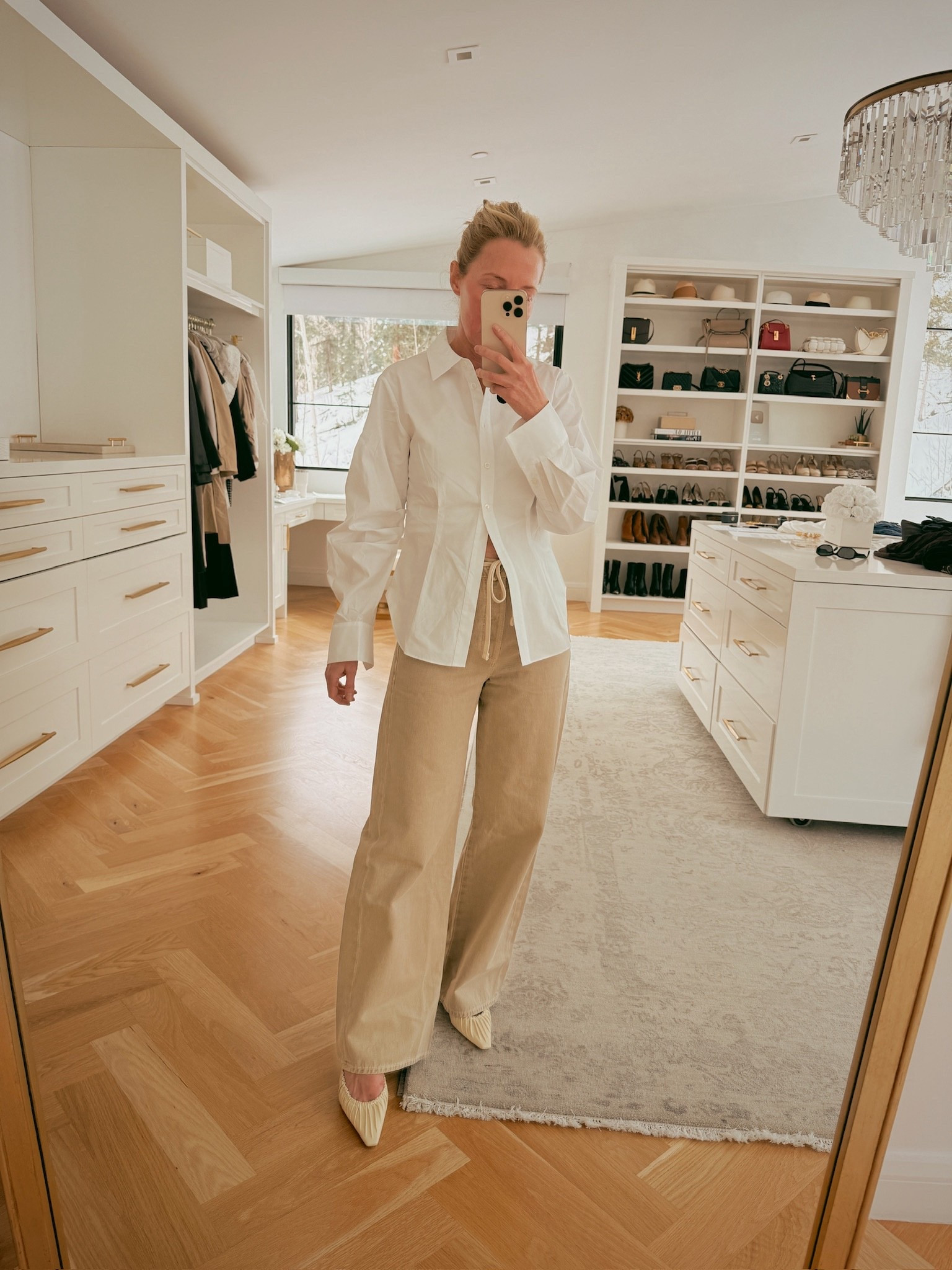 My outfit of the day. These chic spring/summer wardrobe basics will effortlessly mix and match with so many pieces in your closet. Size down for pants. Shirt is TTS.

Linked for-less options as well.

#LTKootd #LTKOver40 #LTKmomlife