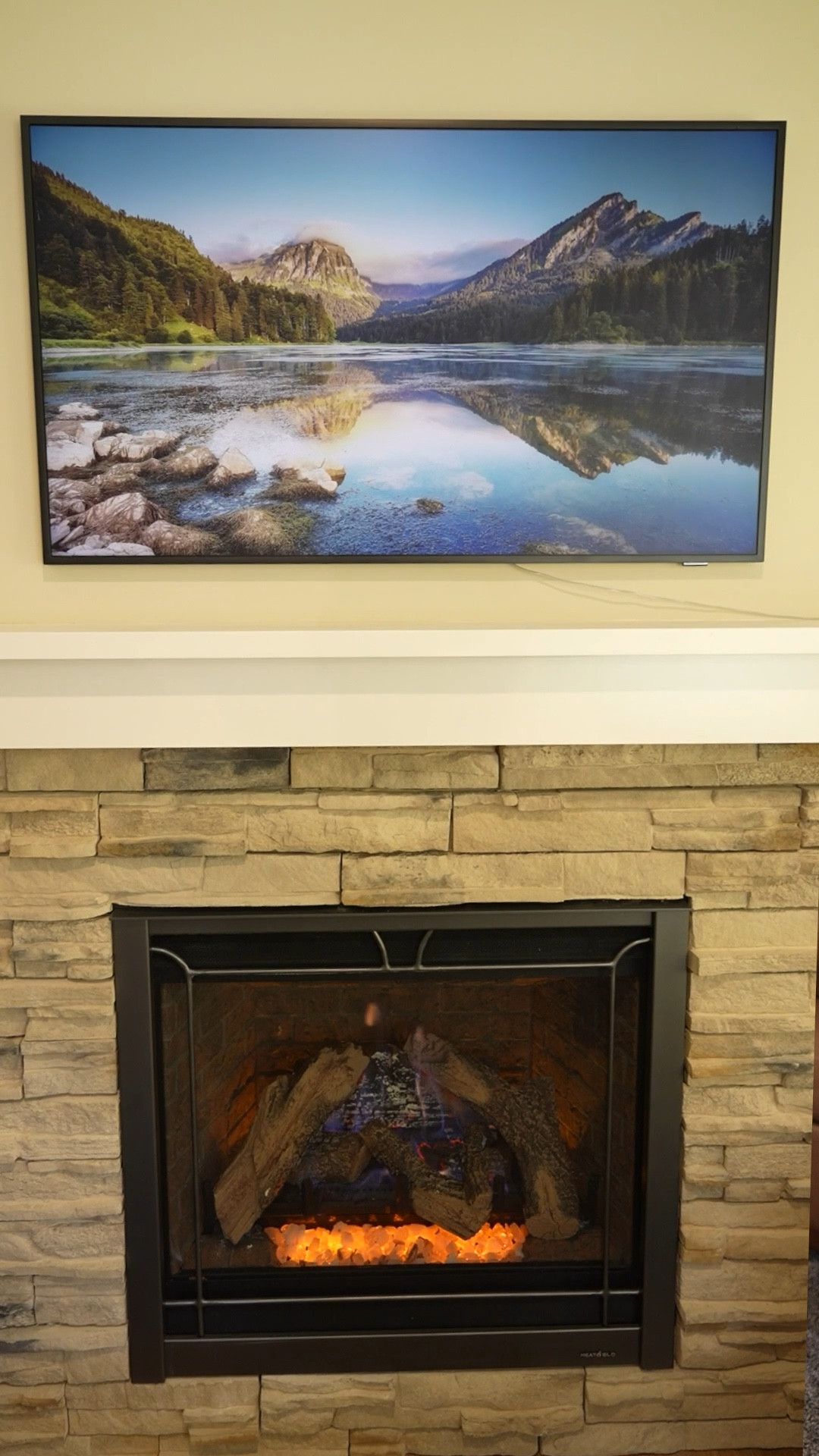 #AD I’m going to be honest, Lexi told me about this TV before we got our house and u just couldn’t believe a TV could actually look like a framed picture. I was SO shocked when my parent got it for their home and I absolutely LOVED it! I got it for our office space and it’s PERFECT for this holiday season. With our family and friends coming over, there is multiple places to relax and have a good time. If you are trying to upgrade your holiday experience OR give a really cool gift, click the link in bio to order your @samsungus The Frame 4K UHD Smart TV @target today! #TargetStyle, #Target #TargetPartner 