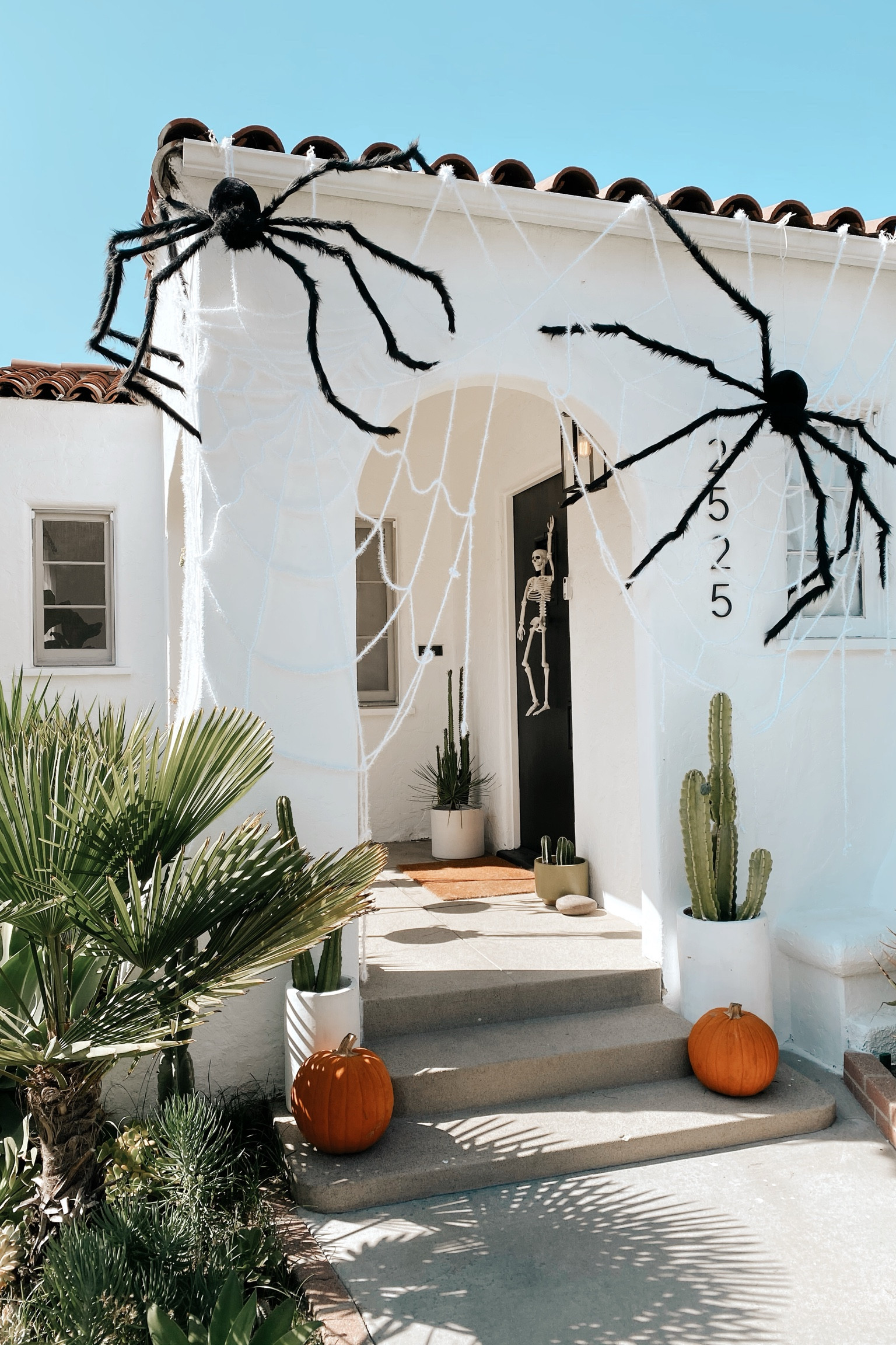 Spooky Halloween Home Decor🕷️👻
Indoor + Outdoor Curated Halloween | Front Porch Decor | The Blanco Bungalow #blancobungalow

#halloweendecor
#halloween
#spookydecor
#scarydecor
#homedecor
#halloweenporchdecor
#frontporch
#curbappeal
#spooky 
#trickortreat
#boo

#LTKHalloween #LTKhome #LTKSeasonal