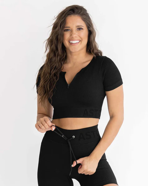 Astoria Seamless Ribbed Series Zip Quarter-Sleeve Crop - Black | astoria activewear
