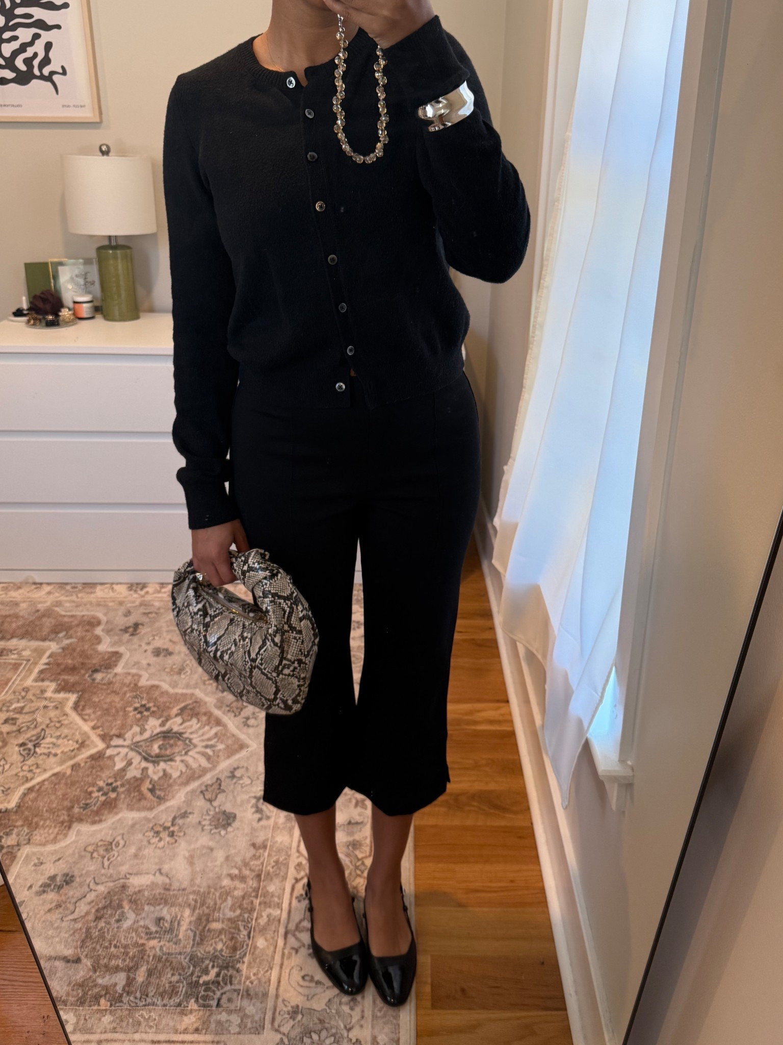 Workwear, work ootd, business casual, cardigan, capris 

#LTKFindsUnder50 #LTKStyleTip #LTKFindsUnder100