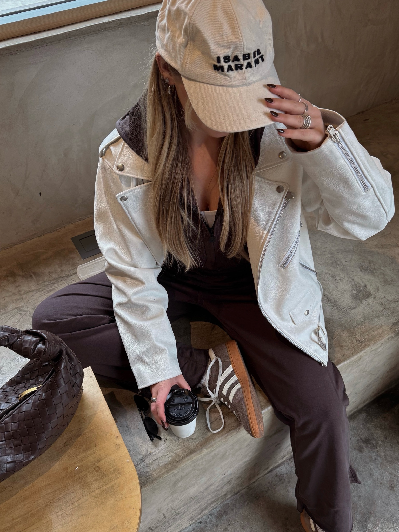 🍫🤍 Casuals in cream and brown. Favorites Adidas colorway of the seasonn

#LTKStyleTip