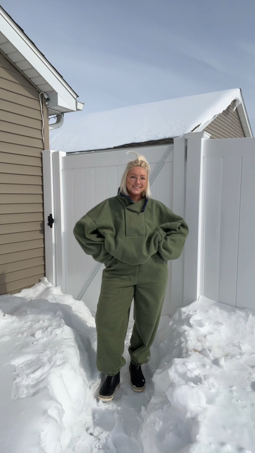 Wearing a large  

#LTKMidsize #LTKgrwm #LTKootd