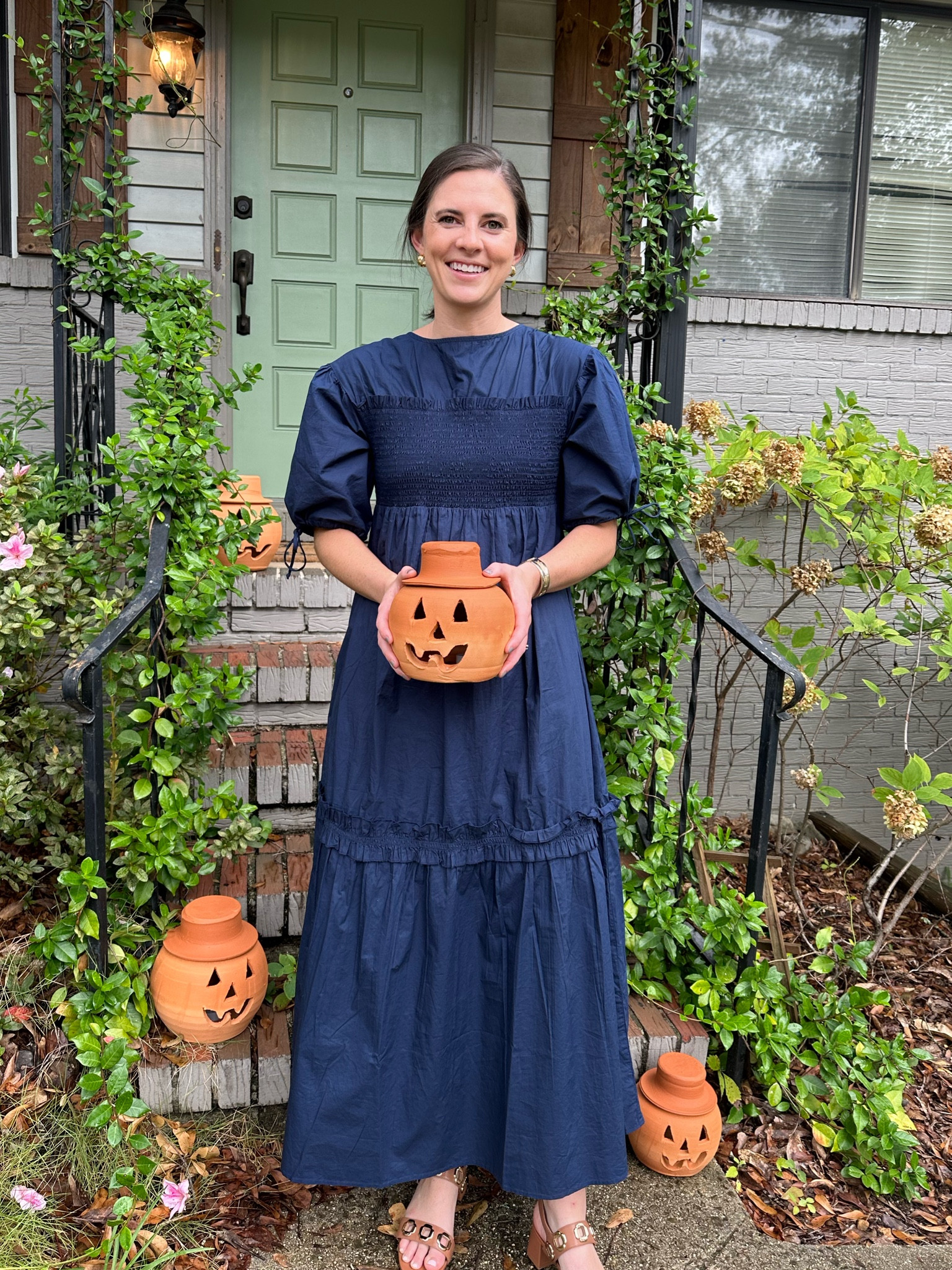 Hello, fall! I used this weekend as an excuse to add some decor to our front porch and have slowly started to switch out my closet too. This @sunshinetiendashop has been my go-to in the meantime since it’s the perfect transition piece to Fall. I’m drawn to smocked styles on dresses and thought this one was especially unique! I’m wearing it in a size small, and I’ve linked other favorites from the brand here, including a cute hat and earring pair from #sunshinetiendashop #ad #bevacationhappy 