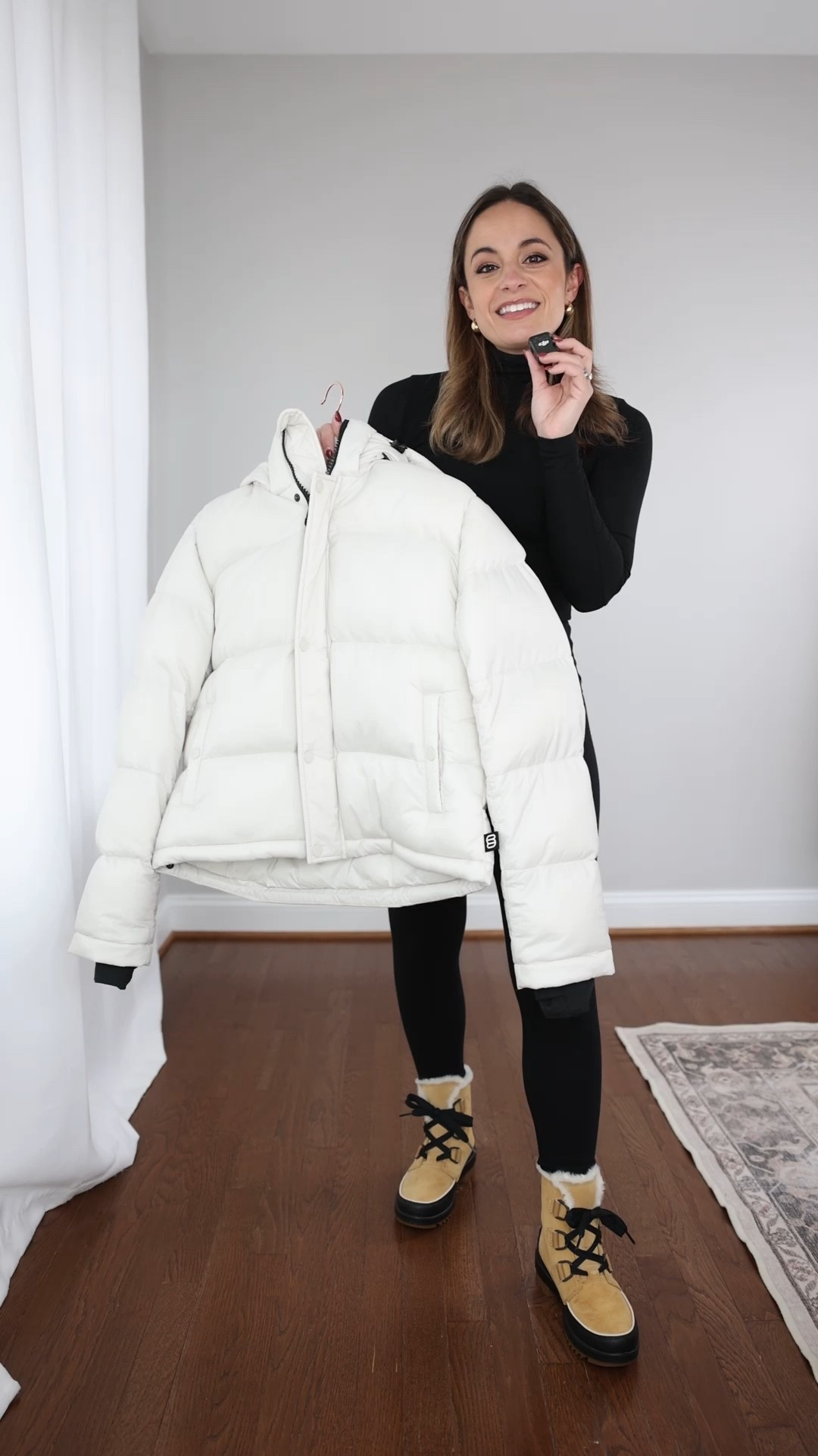 The Super Puff coats are back on sale! 

In this video in wearing (in order) 

Shorty: xxs 
Mid: xxs 
SuperSnug mid: xxs 
SuperSnug long: xxs 

#LTKPetite