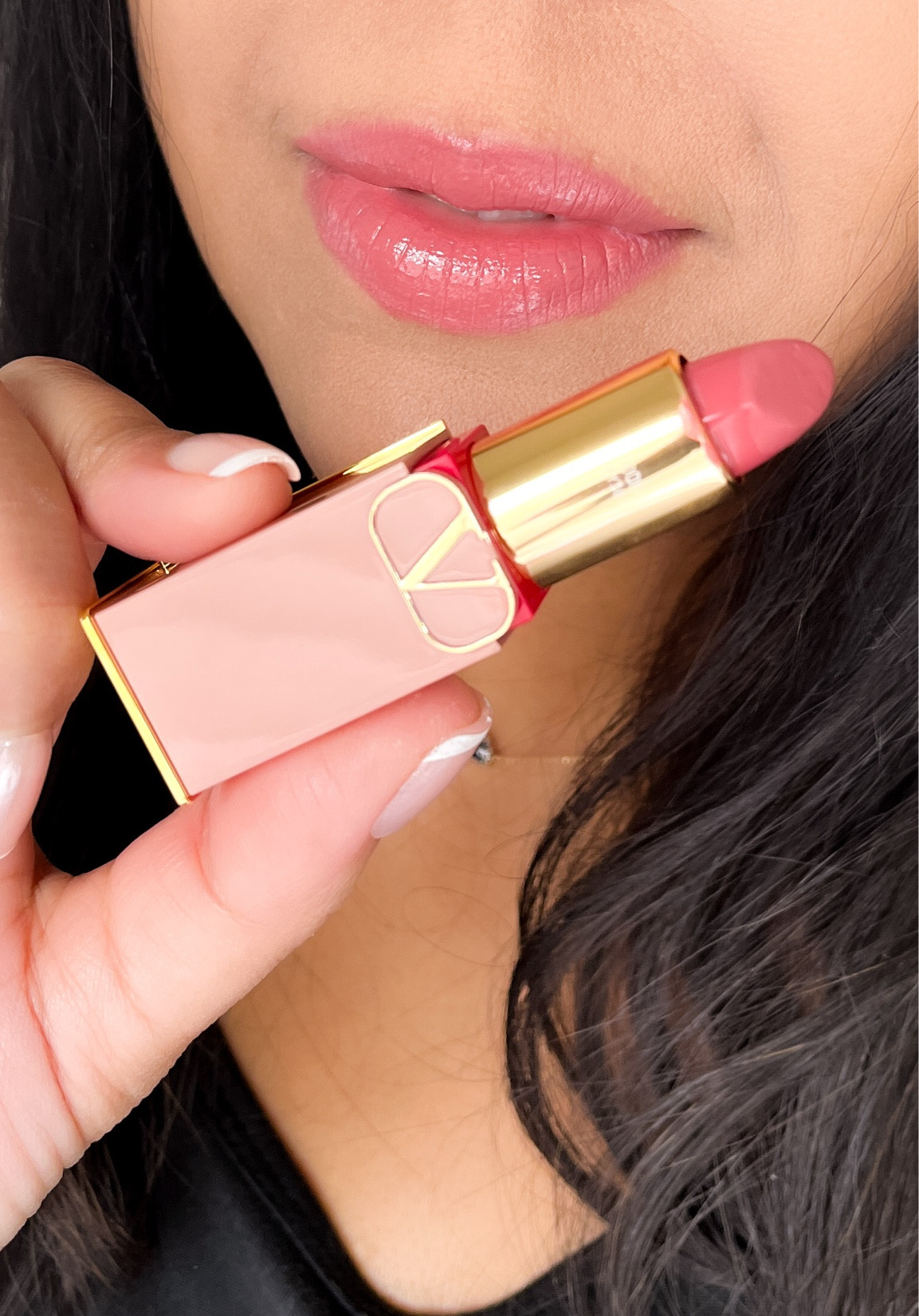 Not too loud, not too soft — just enough to feel like me🫶💕✨

 #valentinobeauty #RossoValentino #MakeupReels #LuxuryMakeup

#LTKSummerEdit #LTKBeauty #LTKSaleAlert