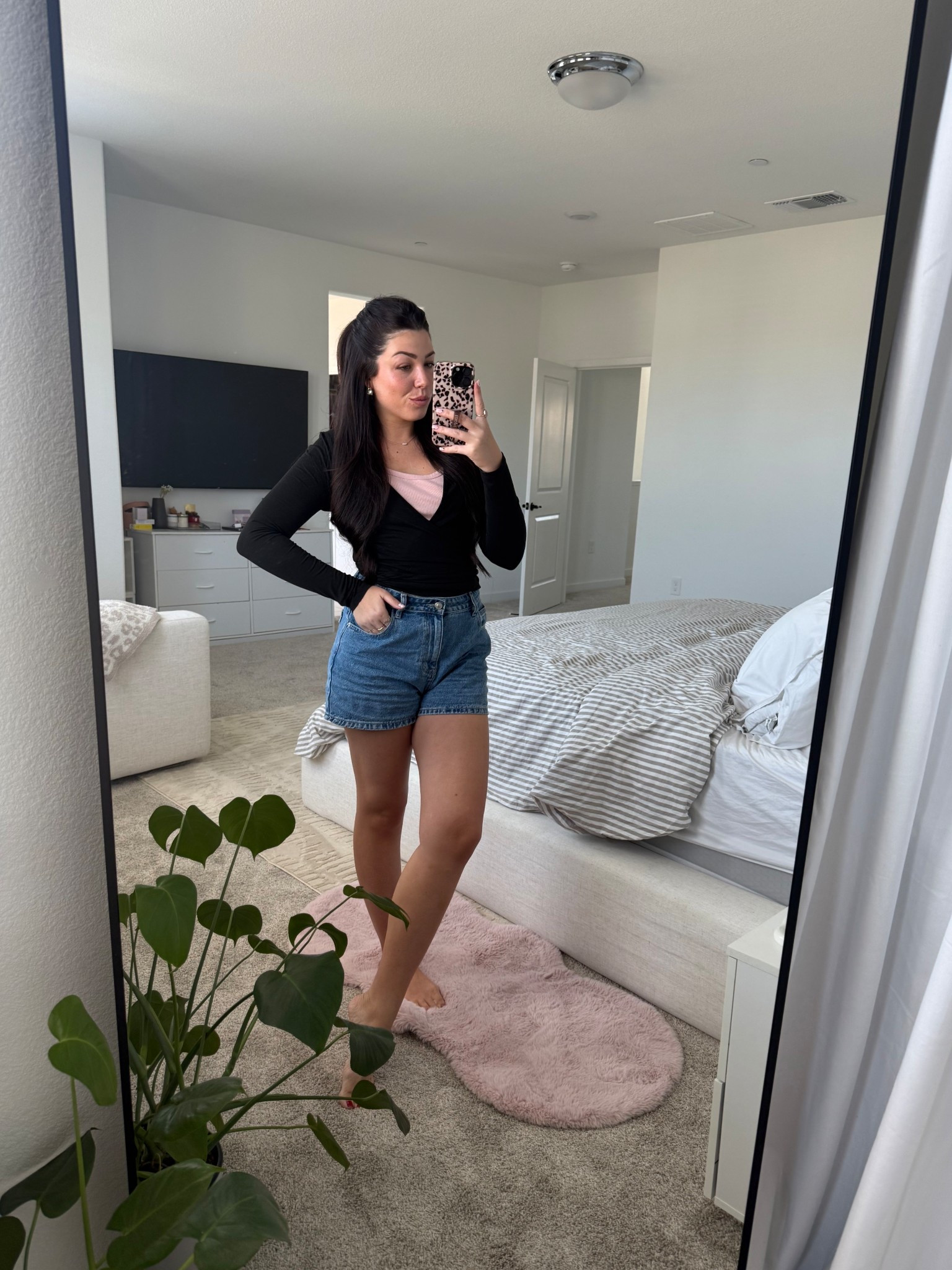 cutest summer shorts🦋 #summeroutfit mama of 3

#LTKStyleTip #LTKFindsUnder50 #LTKBeauty