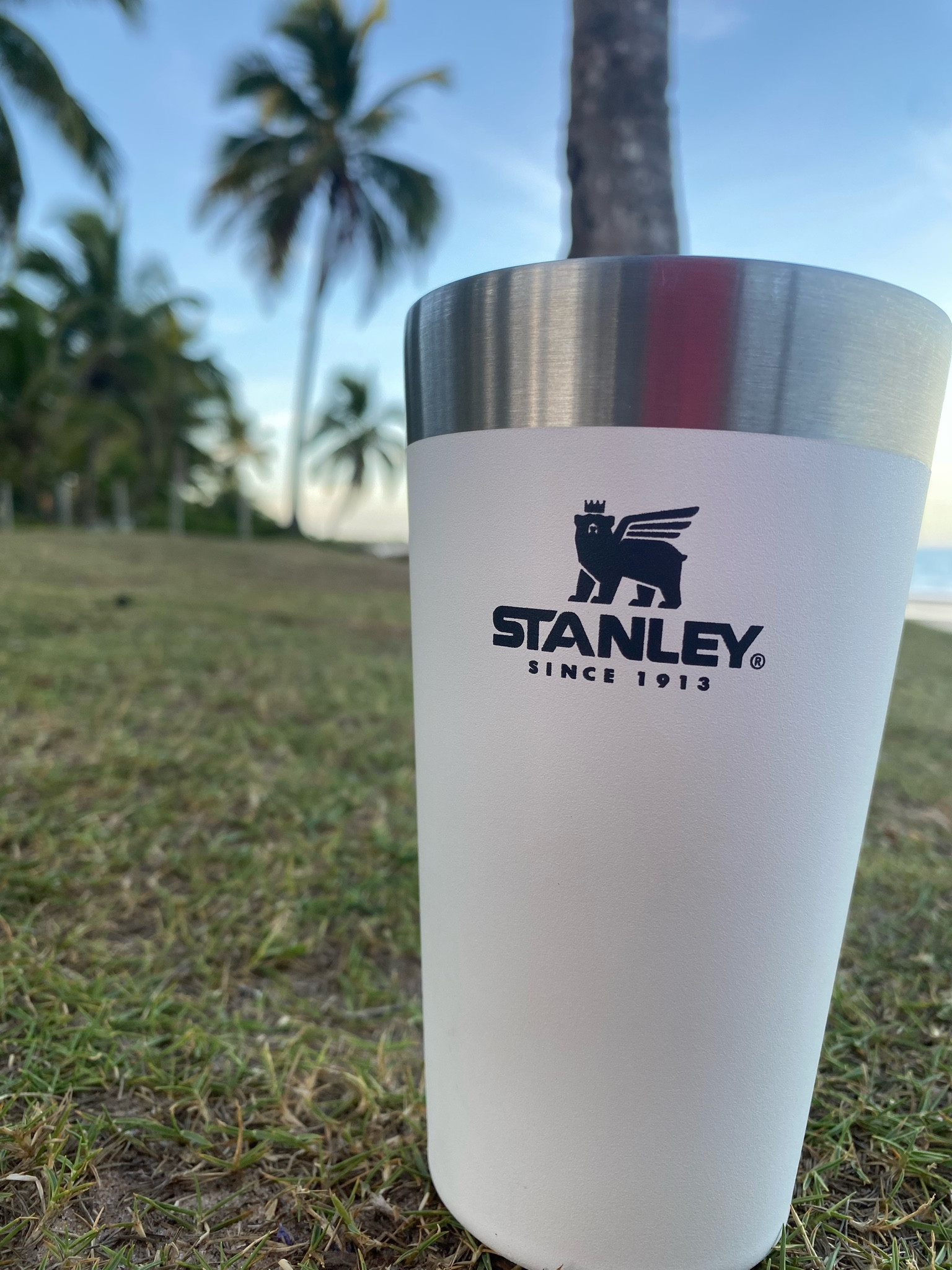 No verão, não tem outro forma de conservar a bebida até o último gole 🧊🧊

#LTKbrasil #LTKswim #LTKtravel