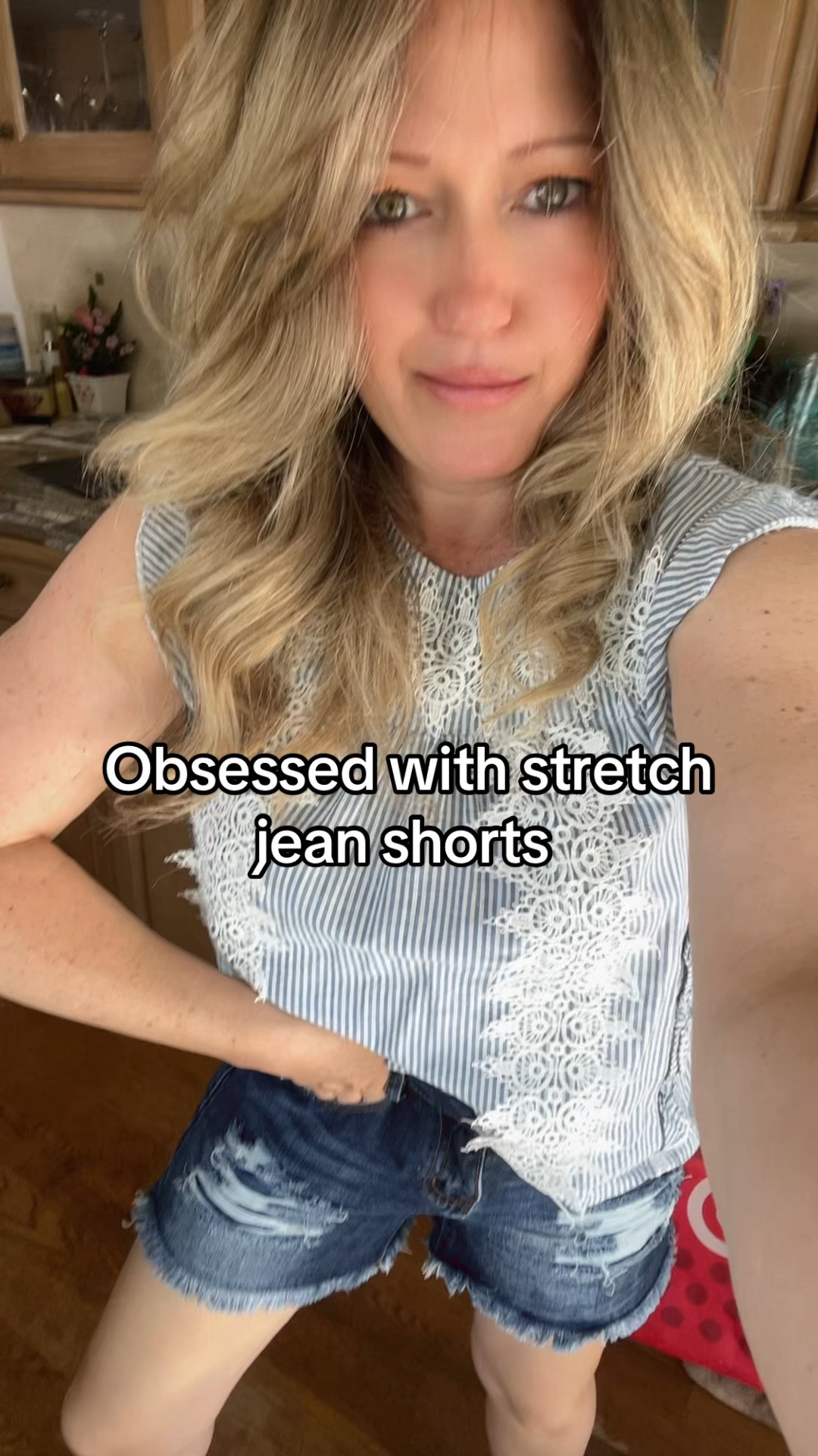 Obsessed with these stretch, jean shorts