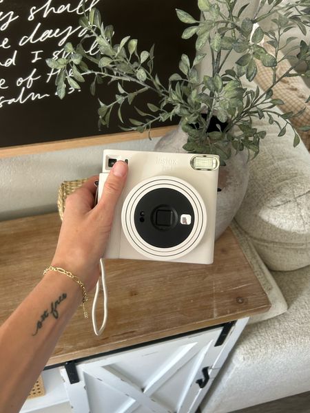 My Polaroid camera 📷 The photos are so high quality, and I love the larger pictures! 