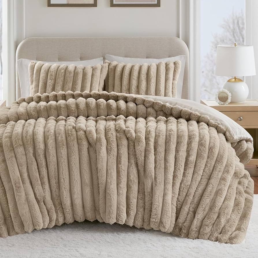 Madison Park Jasmine King Comforter Set, Luxurious Reversible Faux Fur Plush Ribbed Velvet Beddin... | Amazon (US)