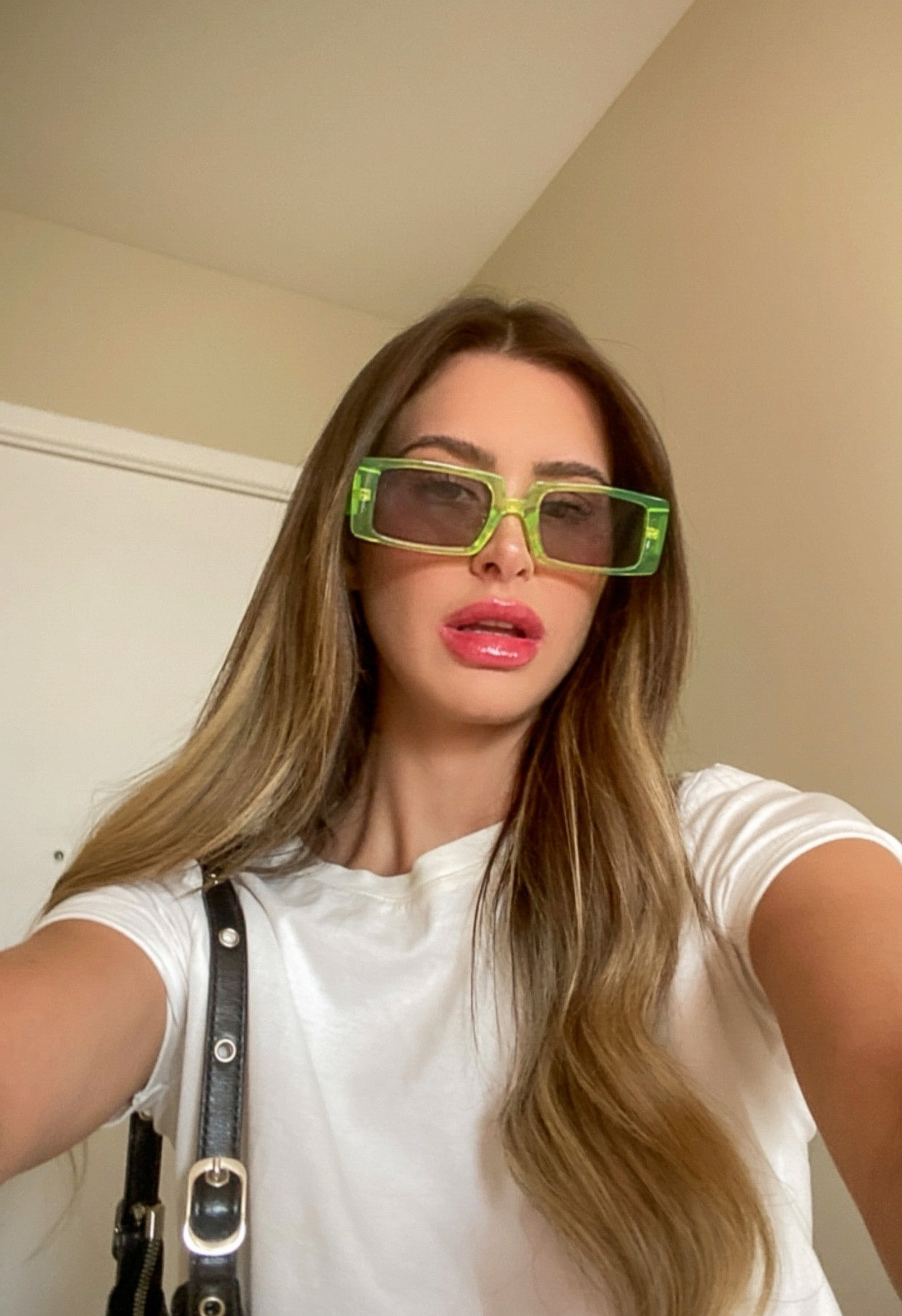 Óculos de Sol Quadrado 
Cor: Verde Neon

#LTKstyletip #LTKFind #LTKbrasil