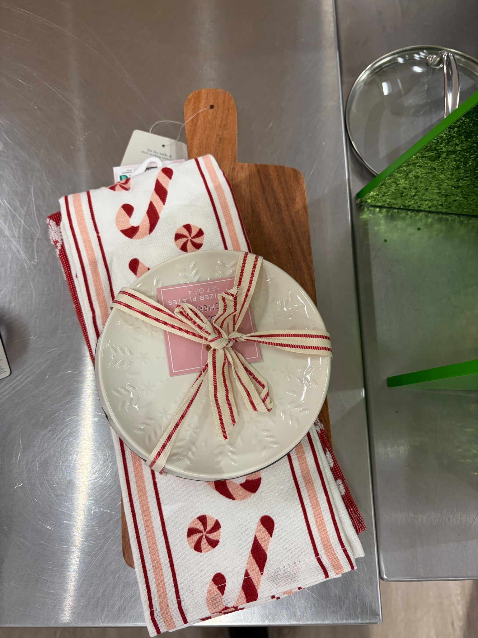 Easy gift idea under $20!

Gift guides, gift for her, hostess gift 

#LTKGiftGuide #LTKHoliday #LTKHome