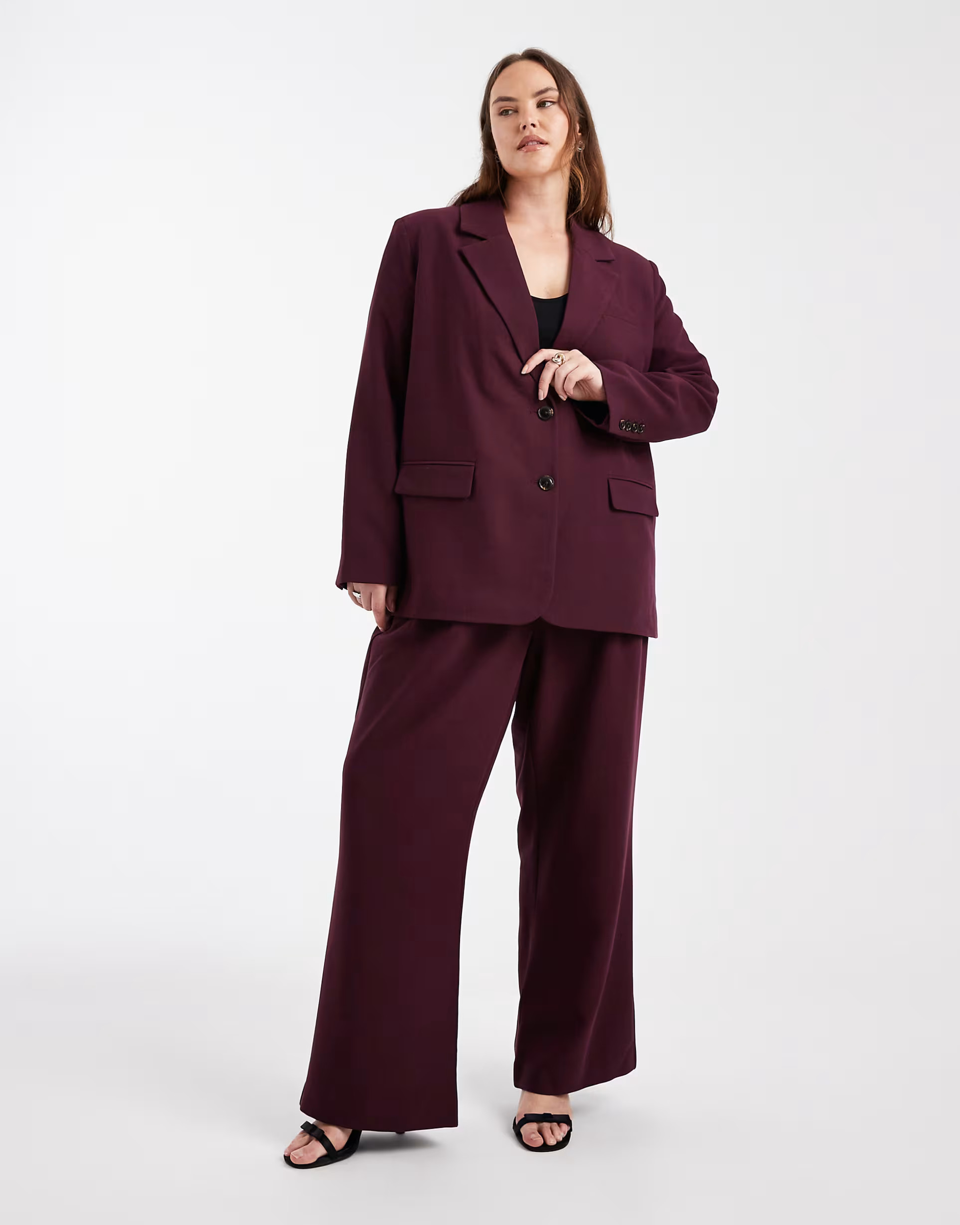 Vero Moda Curve – Set in Burgunderrot, bestehend aus Oversize-Blazer und weit geschnittener Hos... | ASOS (Global)