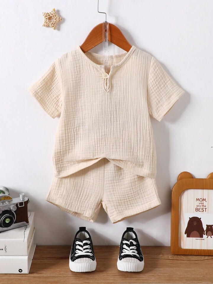 Baby Boy Wrinkled Quarter Button Top & Shorts | SHEIN