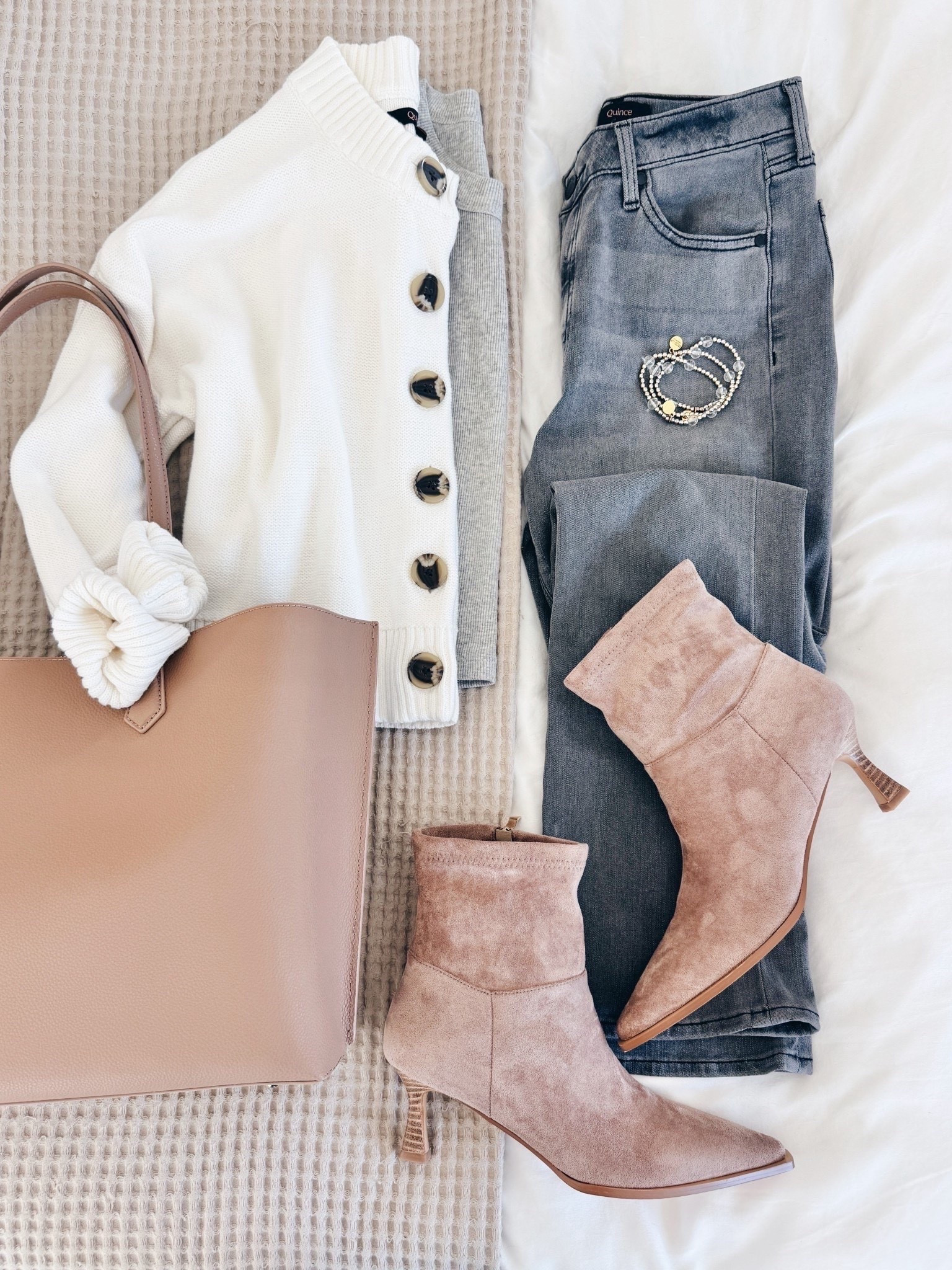 Fall outfit! I have small in the tops and 27x30 in the jeans for an ankle fit.  The boots are cute from afar but you can see they’re faux suede up close.

#LTKSeasonal #LTKootd #LTKTall