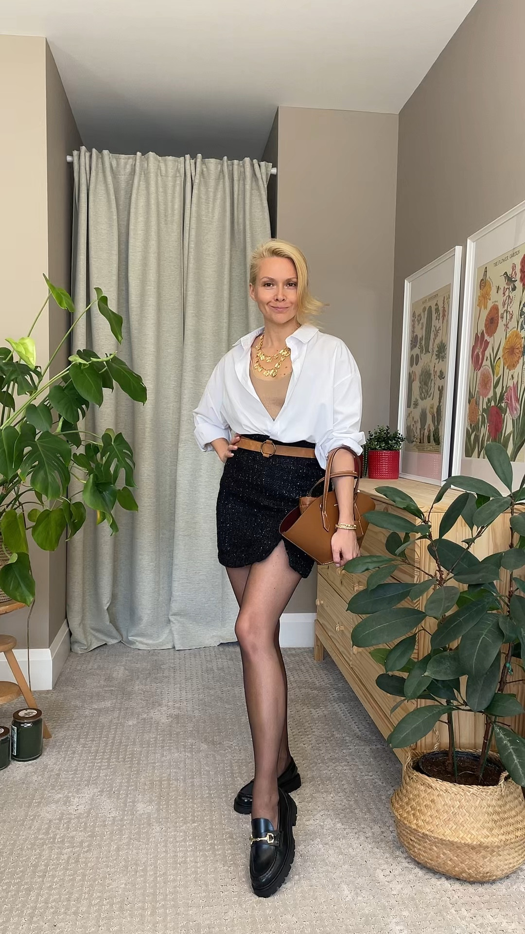 A white shirt, black mini-skirt, loafers, and black stockings—this is a classic yet very on-trend combination, especially when enhanced with caramel-colored accessories.


#LTKNYFW #LTKWorkwear #LTKStyleTip
