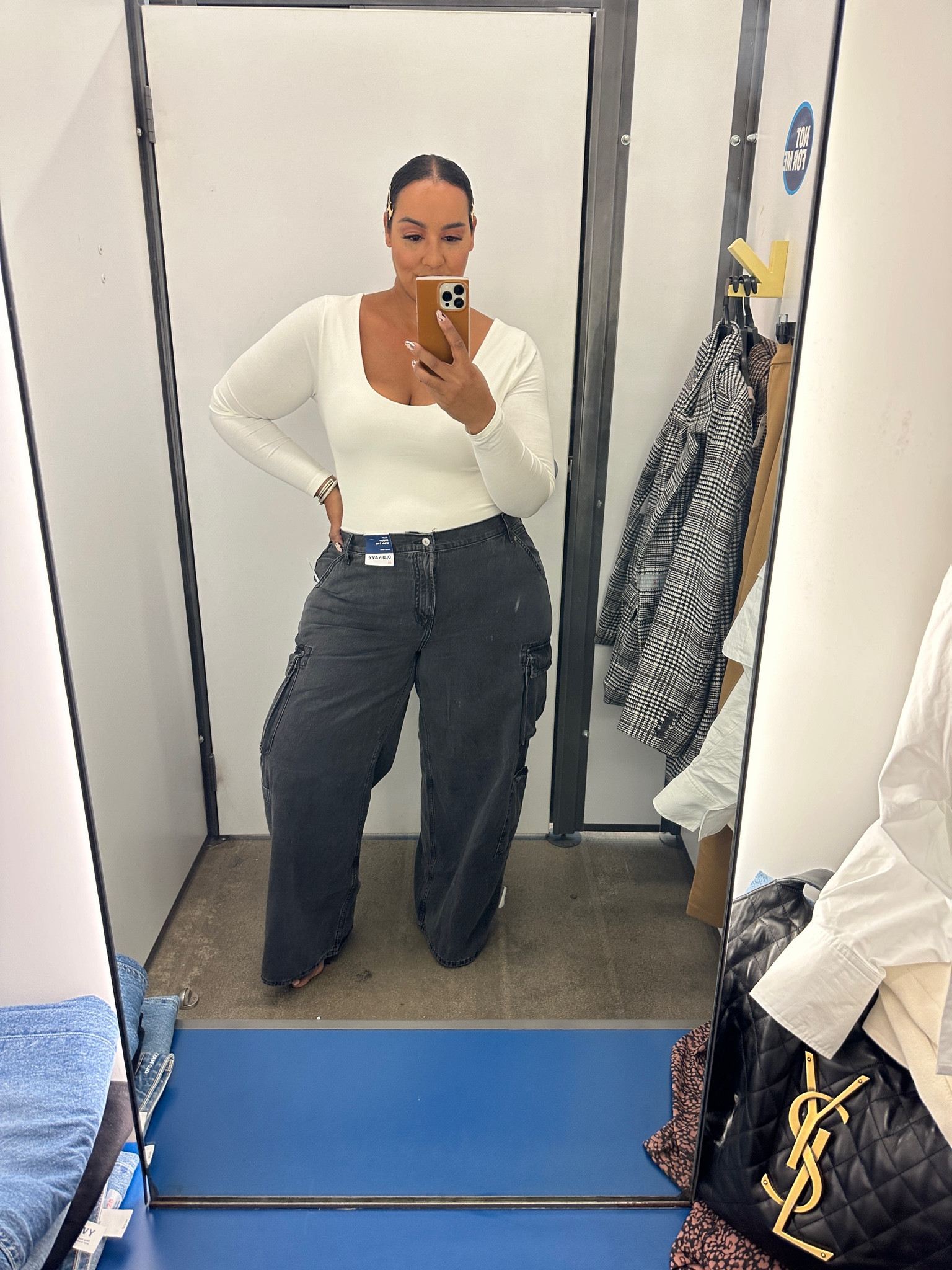 Obsessed with these cargo baggy jeans from Old Navy. Definitely size up. Im wearing a 20

#LTKFindsUnder50 #LTKPlusSize #LTKStyleTip