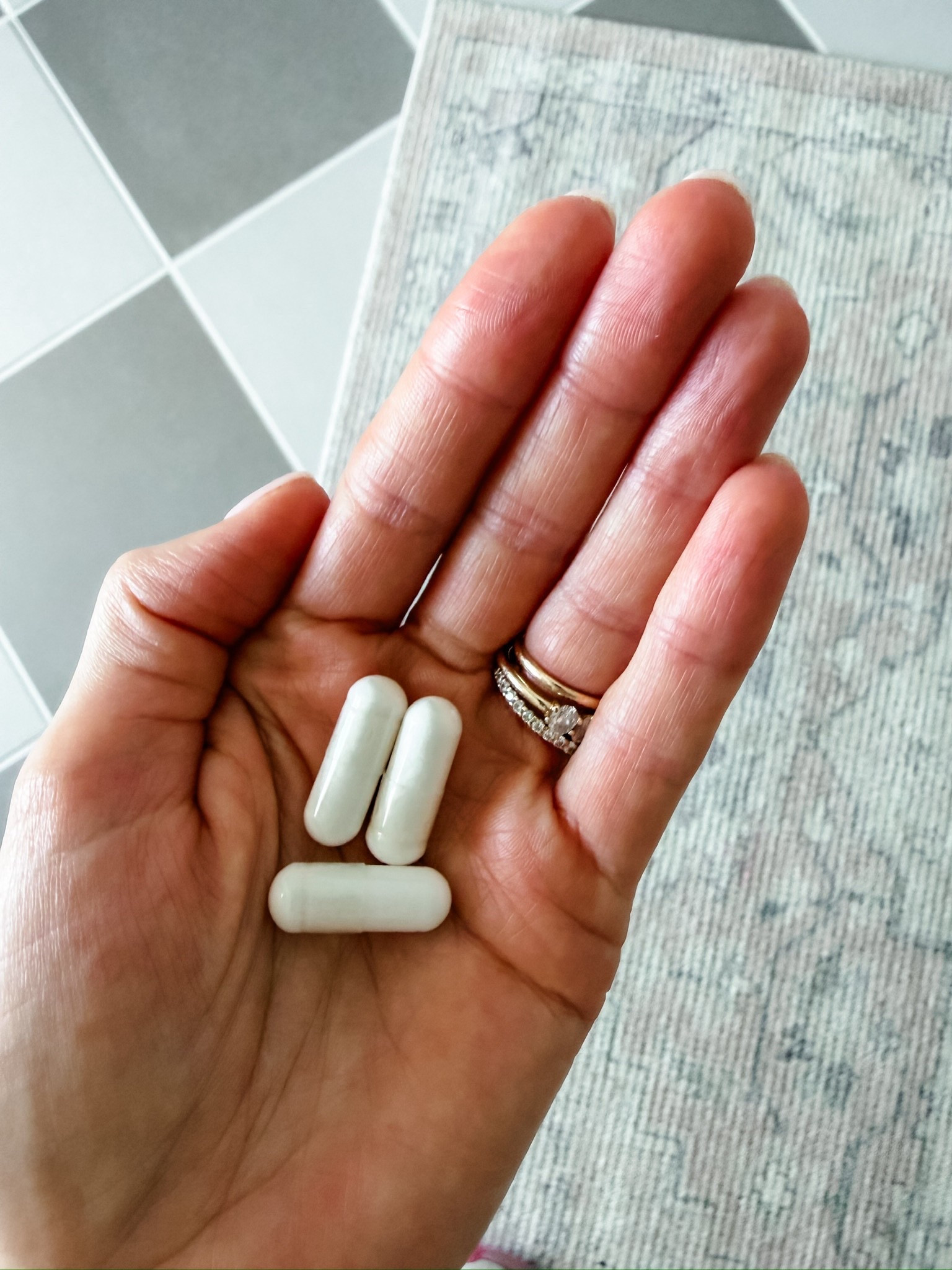 I’ve been taking this magnesium for the past few months & loving it!

Loverly Grey, magnesium, supplements, healthy habits 

#LTKgrwm