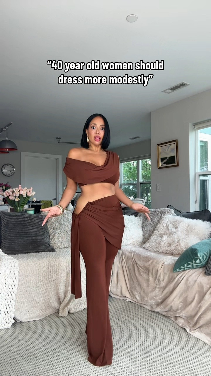 How should you dress as 40 year old woman? However TF you want 🤎

Sizing ⬇️

5’3 
Size 8 / Medium
Bust: 34DDD
Waist: 28”
Hips: 43”
Wearing Size Medium 

over 40, millennial, petite, petite curvy, curvy, size 8, midsize, concert outfit, matching set, vacation outfit 

#LTKOver40 #LTKMidsize #LTKStyleTip