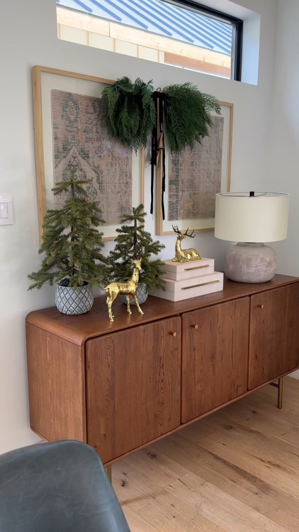Simple, timeless, and just the right amount of festive.