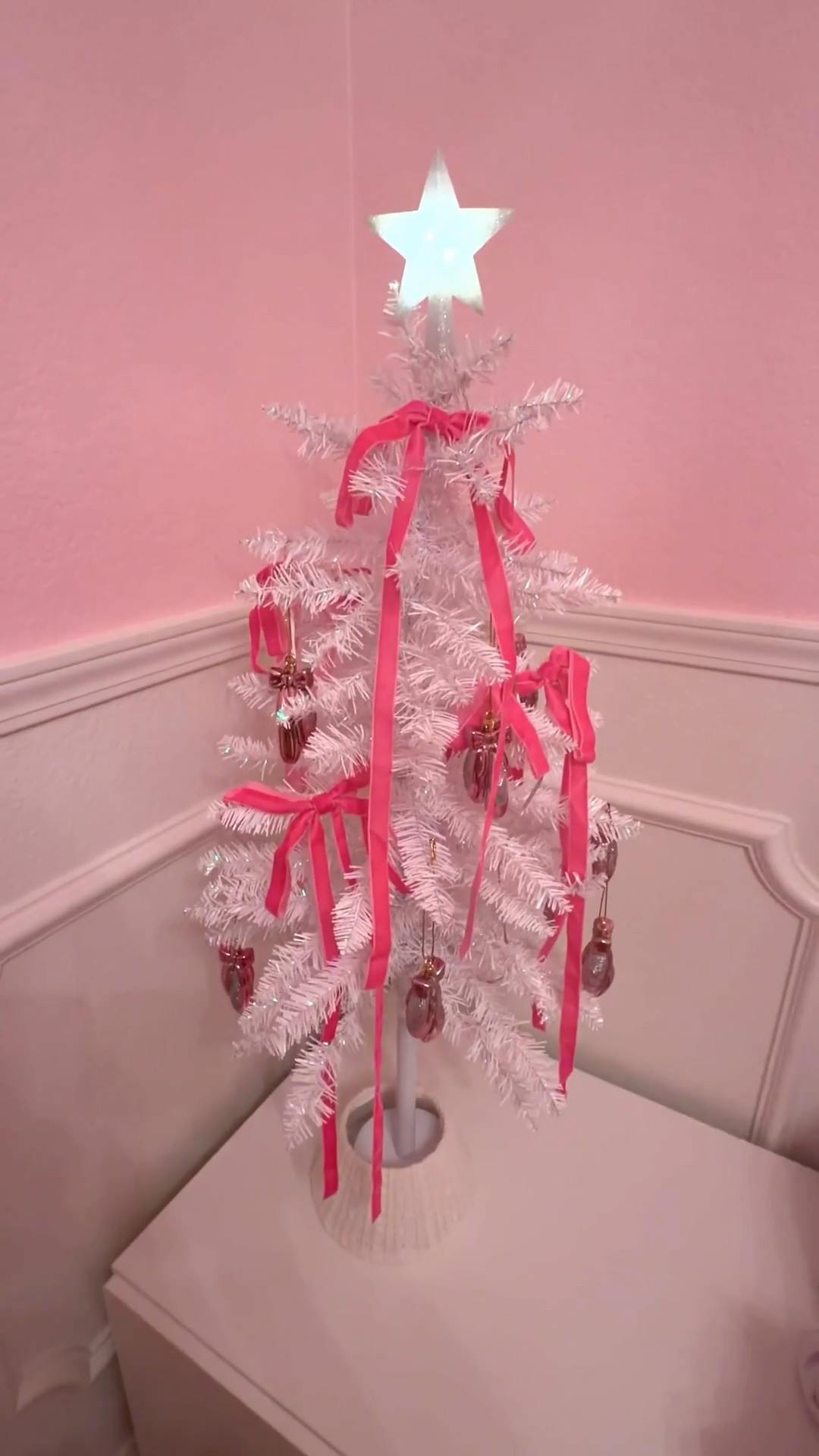 Obsessed with this pink & white Christmas tree moment 🎀✨ The perfect girly holiday decor with pink bows, ornaments, and soft white branches—ideal for a bedroom, kids’ room, or glam holiday corner. Everything linked so you can recreate this dreamy Christmas setup!

pink Christmas tree
white Christmas tree
pink bow Christmas decor
girly Christmas tree
feminine holiday decor
small Christmas tree decor
kids Christmas room decor
pink holiday decorations
Christmas tree bows
aesthetic Christmas decor
neutral pink Christmas
trendy Christmas tree 2025
LTK Christmas decor


#LTKHoliday #LTKHome #LTKSeasonal