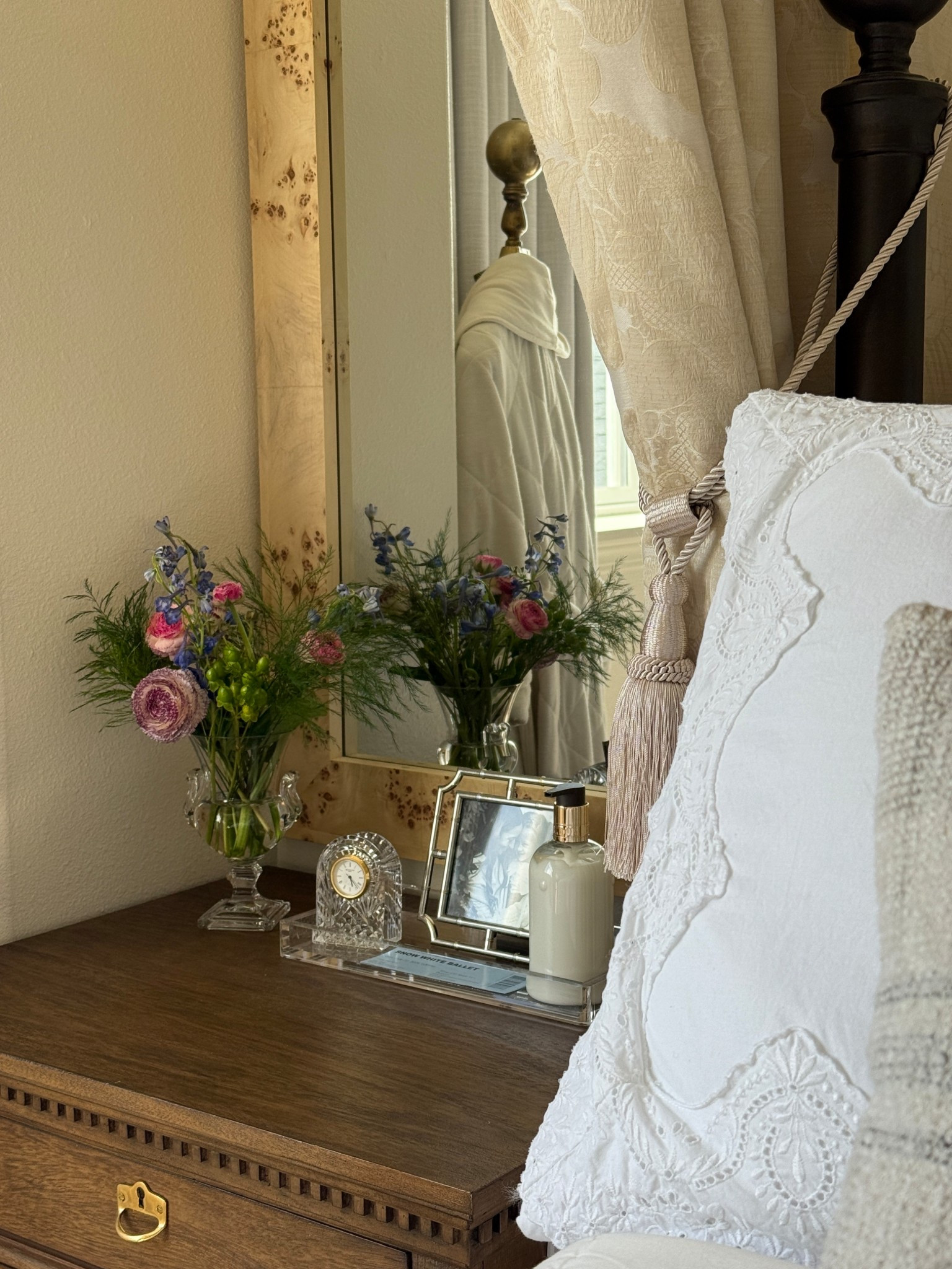 Bedside table is looking awfully romantic - fresh florals are always a good idea. 🐝 

#LTKselfcare #LTKHome