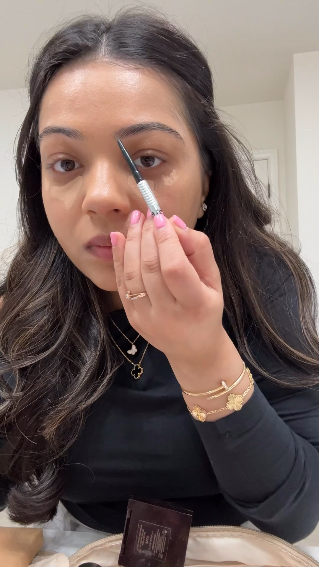 Monday #makeuproutine for a full day at the office ✨



#LTKWorkwear #LTKStyleTip #LTKFindsUnder100