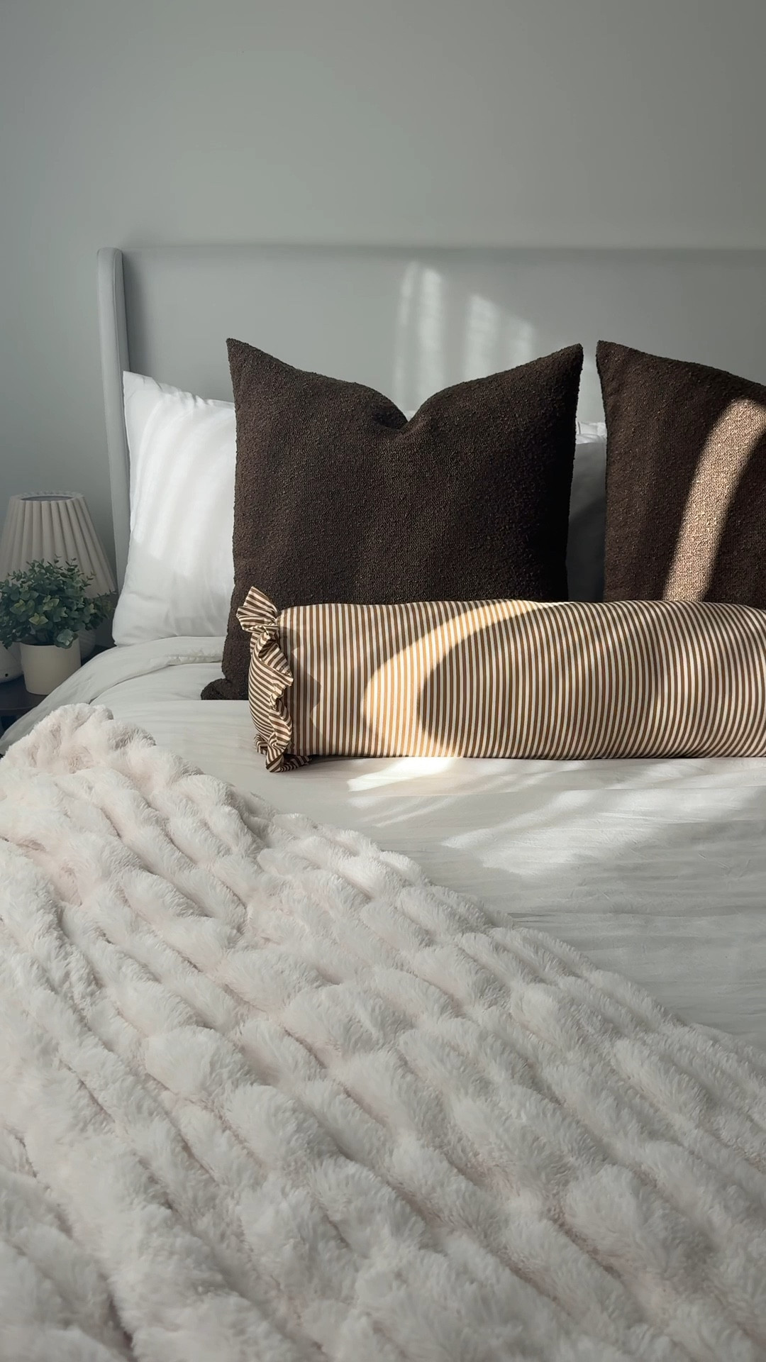 Neutral bedding 🤎🌴🍸✨

#LTKHome #LTKSaleAlert