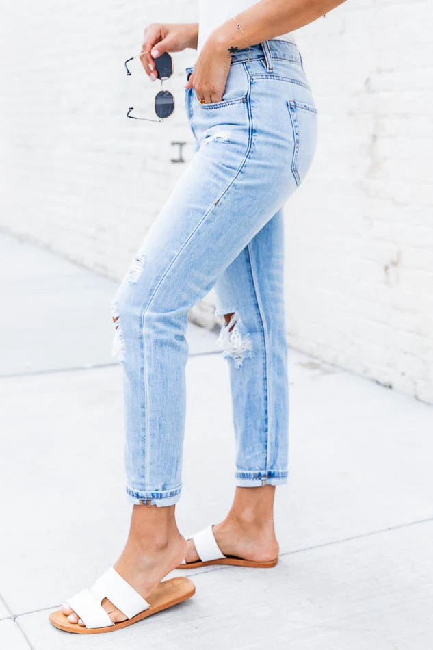 Libby Distressed Boyfriend Light Wash Jeans | Pink Lily
