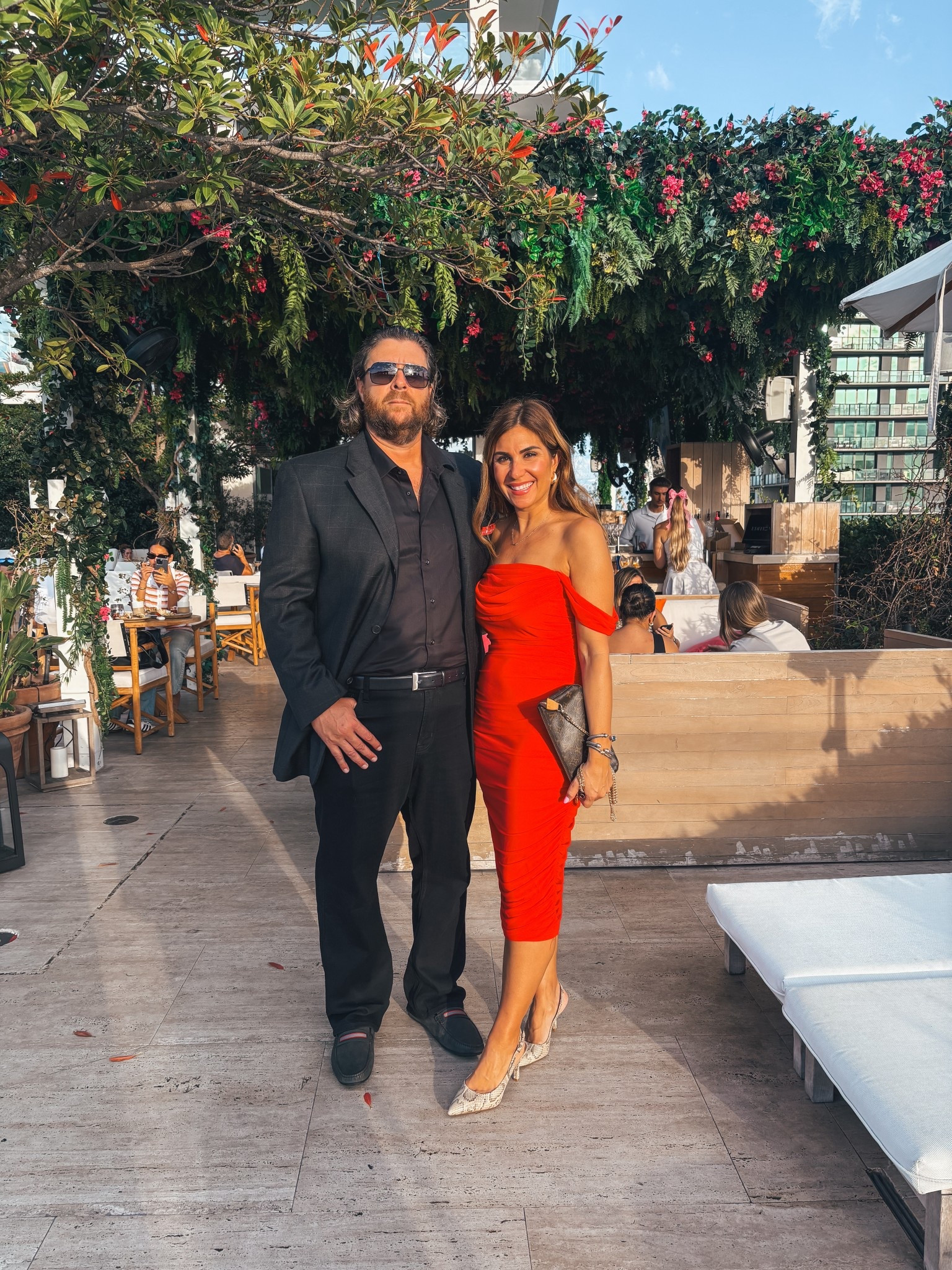 If you’re looking for the perfect Valentines Day dress I’ve got you covered! ❣️This Amazon dress I wore last year is still a favorite of mine and I even bought another color! Amazing quality and super flattering!!! TTS and petite friendly. 

#valentinesday#amazon#amazonfinds 

#LTKPetite #LTKOver40 #LTKValentine