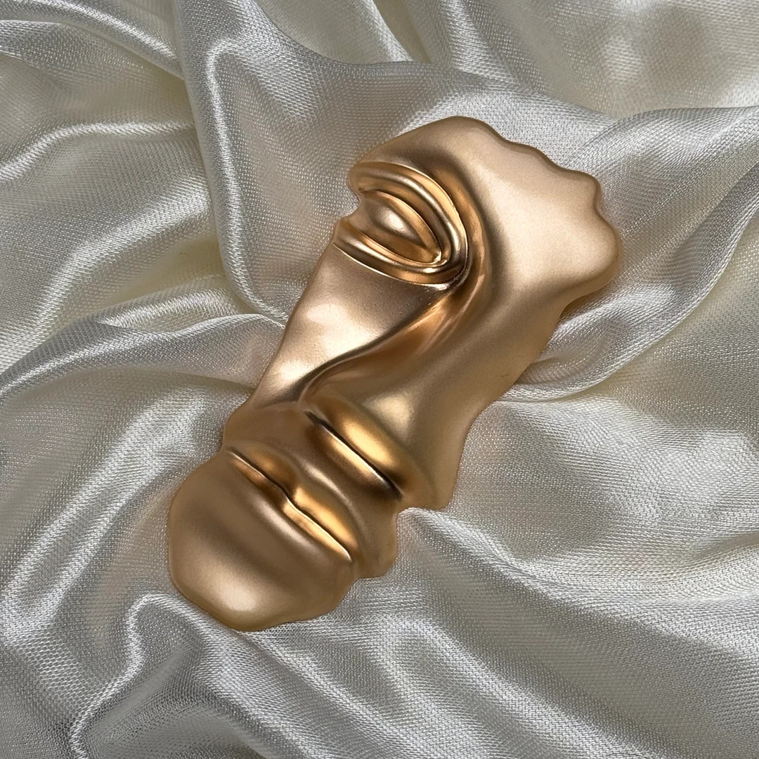 This is a super beautiful brooch!size：7.9cmx4cmMaterial: Alloyshipping:It will take about 5 to ... | Etsy (US)