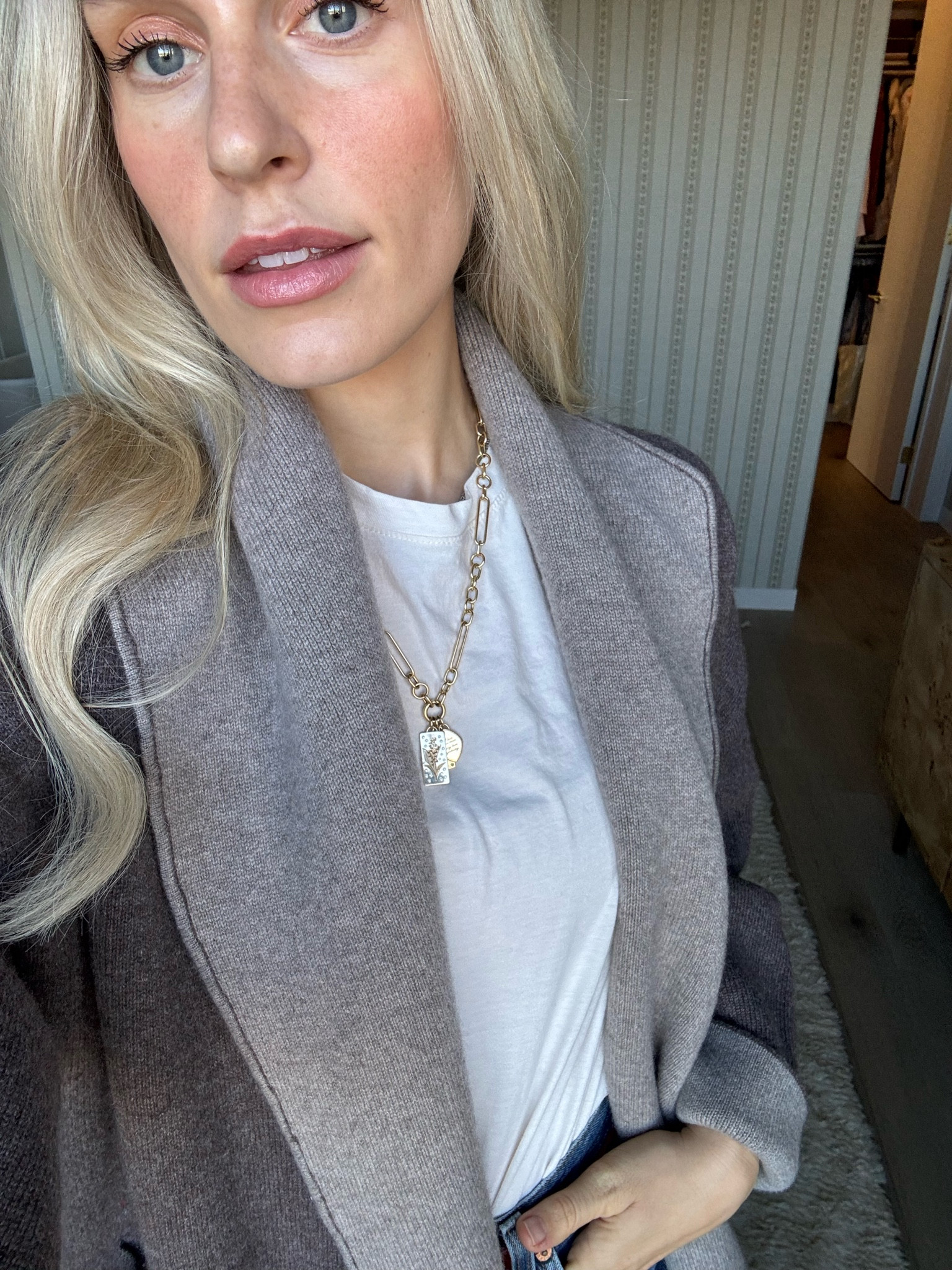 Cashmere 🤌

#LTKStyleTip #LTKGiftGuide #LTKWorkwear