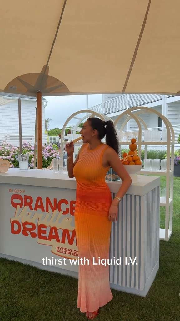 The new Orange Vanilla Dream is soooo nostalgic - I was brought right back to summers as a kid. Such a fun day at Club Quench!!! 🍊🍹🌞 🌊 

 #LTKSeasonal #LTKStyleTip