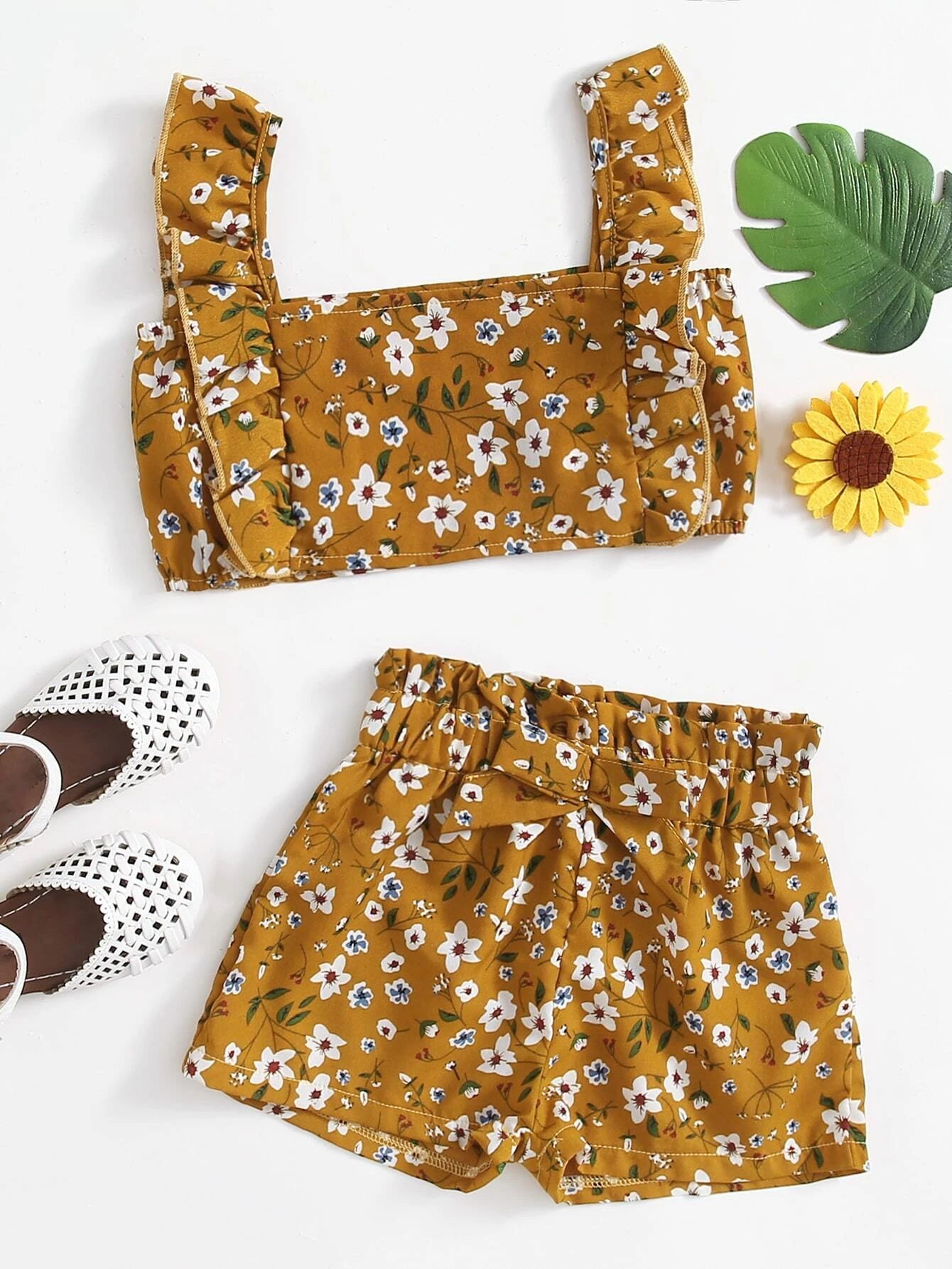 Toddler Girls Floral Print Ruffle Trim Crop Top & Shorts | SHEIN