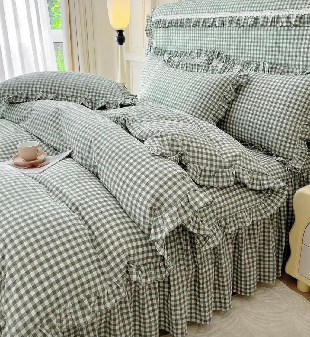 All my favorite green comforters 🫶🏻