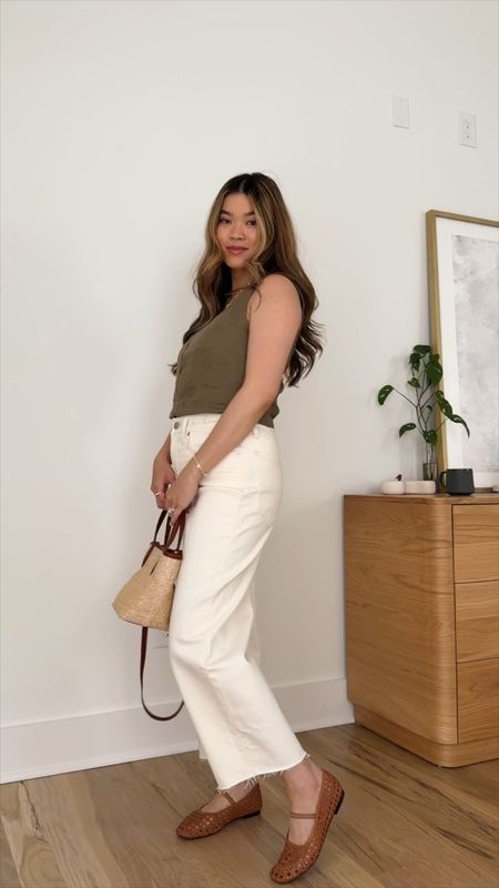 Use the code LTK20 for 20% off @madewell 🫶🏼 sale is happening now until May 13th 

Top - small
Pants - 27 petite

Summer outfit, spring outfit, white pants, casual outfit, date night outfit, sandals, summer trends, workwear

#LTKxMadewell #LTKVideo #LTKsalealert