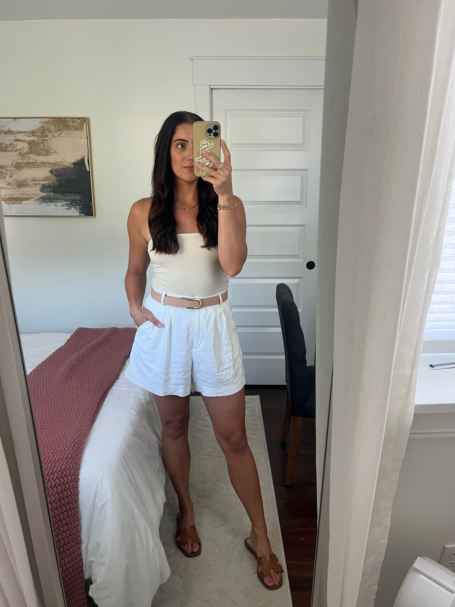 Late summer outfit

Linen shorts, tube top, sandals




#LTKFindsUnder100 #LTKSeasonal #LTKShoeCrush