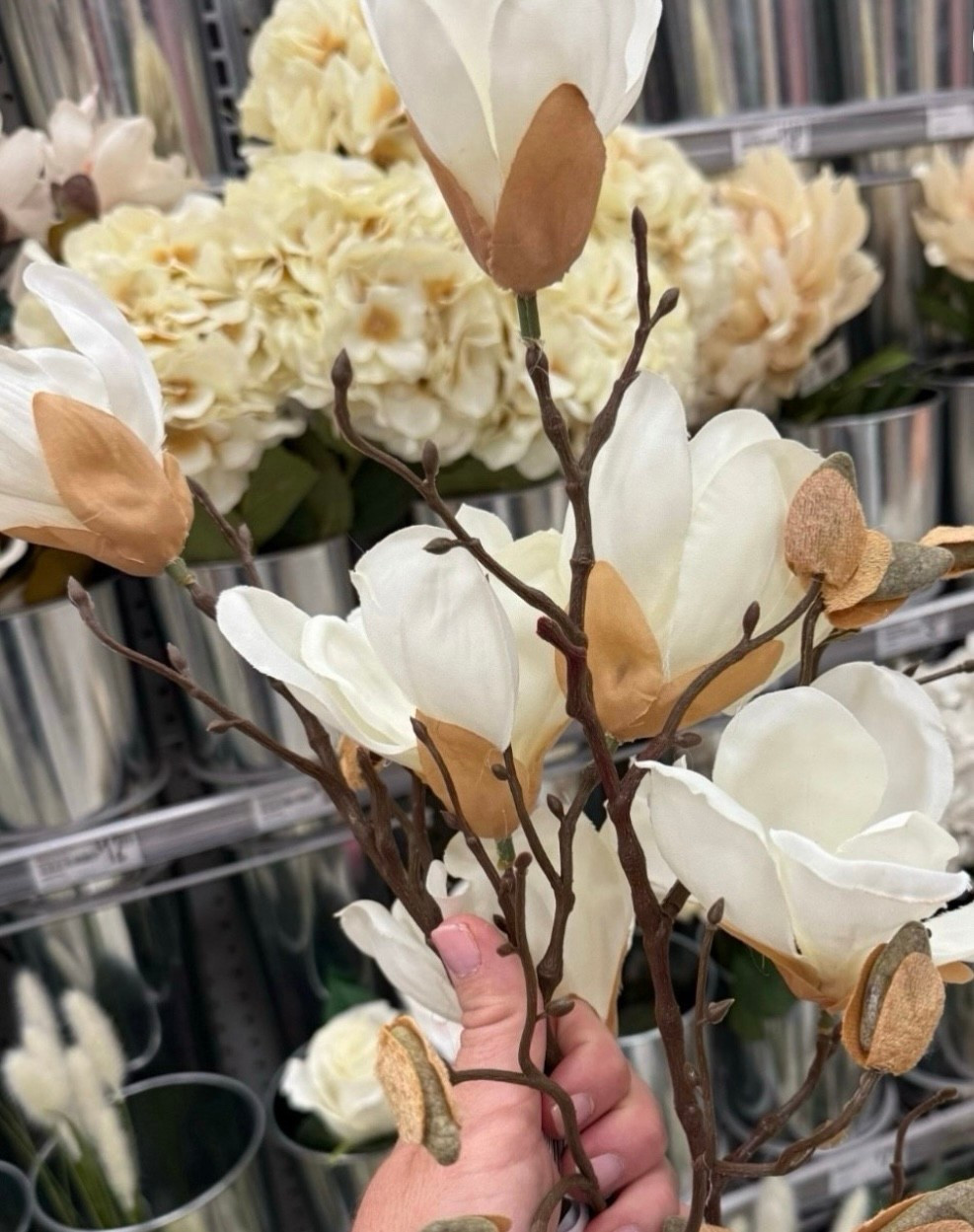 Another stem that perfect for after the holidays! Love the low price and 25% off right now! 

#LTKSaleAlert #LTKHome #LTKHoliday