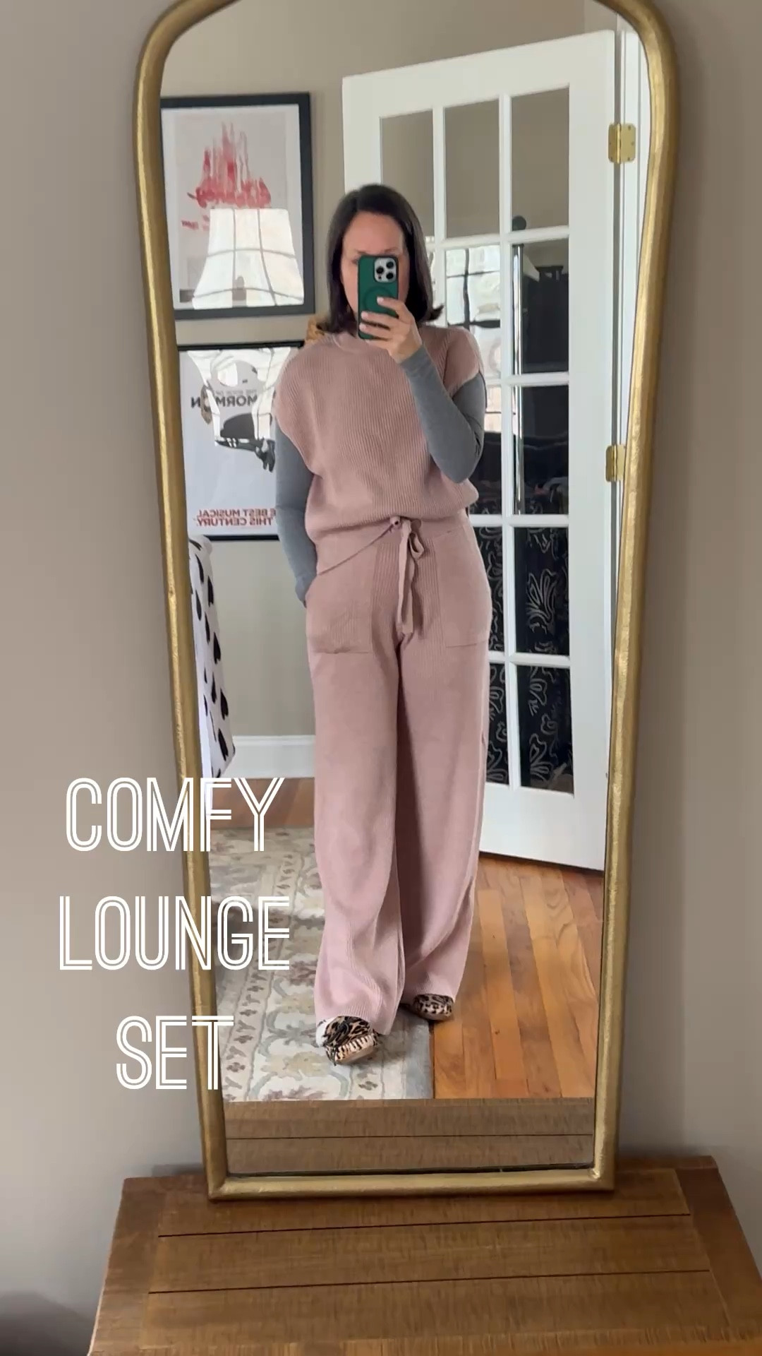 Not feeling well, comfy lounge set to live in today ⛄️

#LTKOver40 #LTKmomlife #LTKdayinmylife