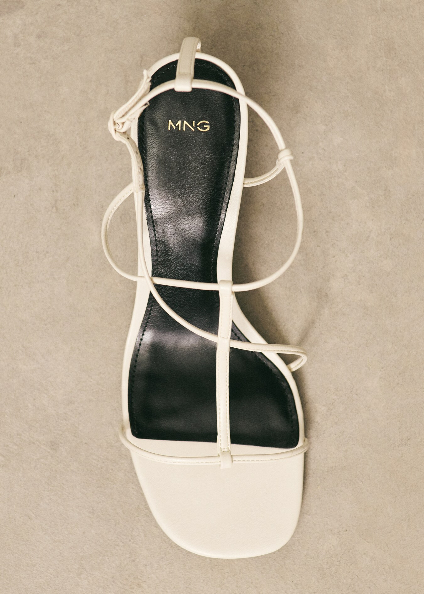 Sandales lanières croisées - Femme | MANGO France métropolitaine | Mango EU