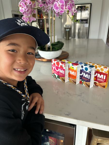 #AD The #dubsbrudders are always on the go, so it's important to me that they have healthy and convenient snacks on hand. That's why I love @YUMI Organic Bars! You can find them in the baby aisle @target, but they’re great for kids of all ages. Made with real, organic ingredients and come in a variety of flavors that my kids love. Plus, they're the perfect size for a quick on-the-go snack. #YUMIsnacks #superfoooods #Target #TargetPartner #organicbars #healthykids #busymoms 

#LTKfamily #LTKbaby