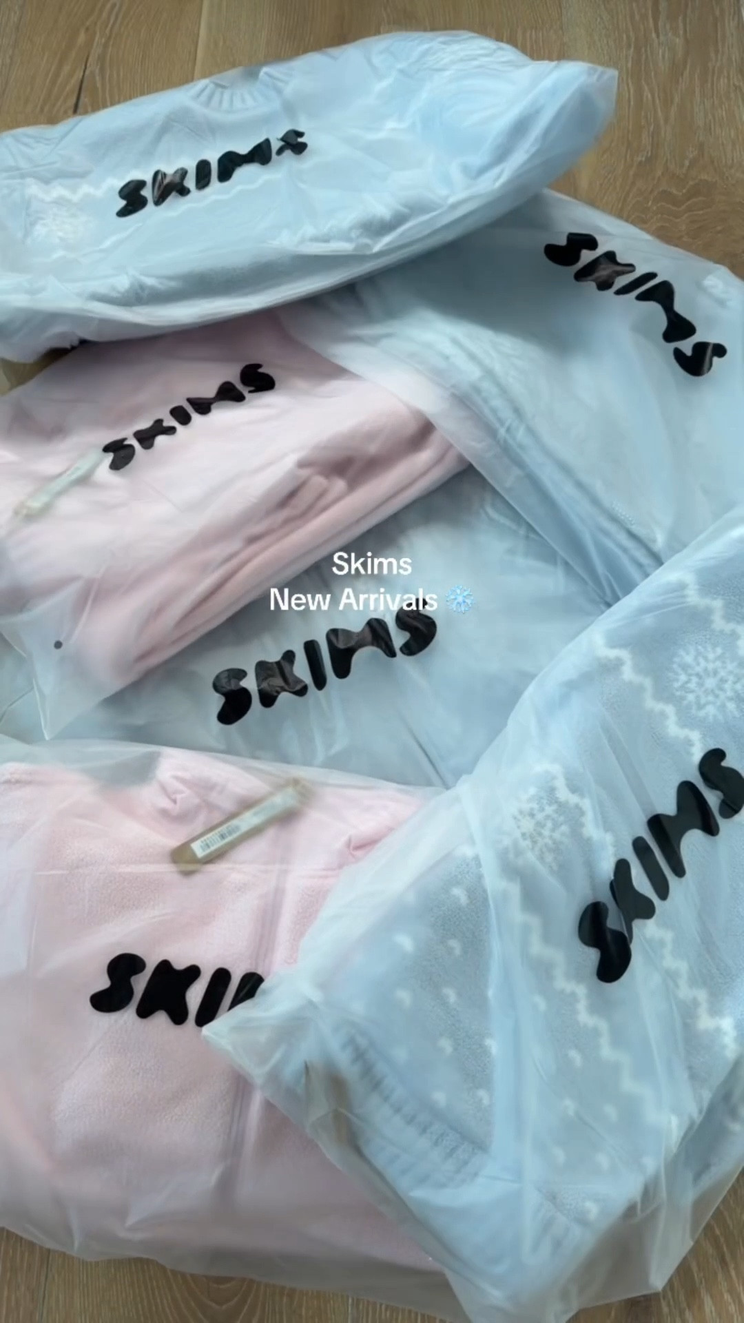 Skims new arrivals ❄️ 

all so cozy ☁️ I will post a try on soon! These will be on my LTK. 


#LTKU #LTKgrwm #LTKootd