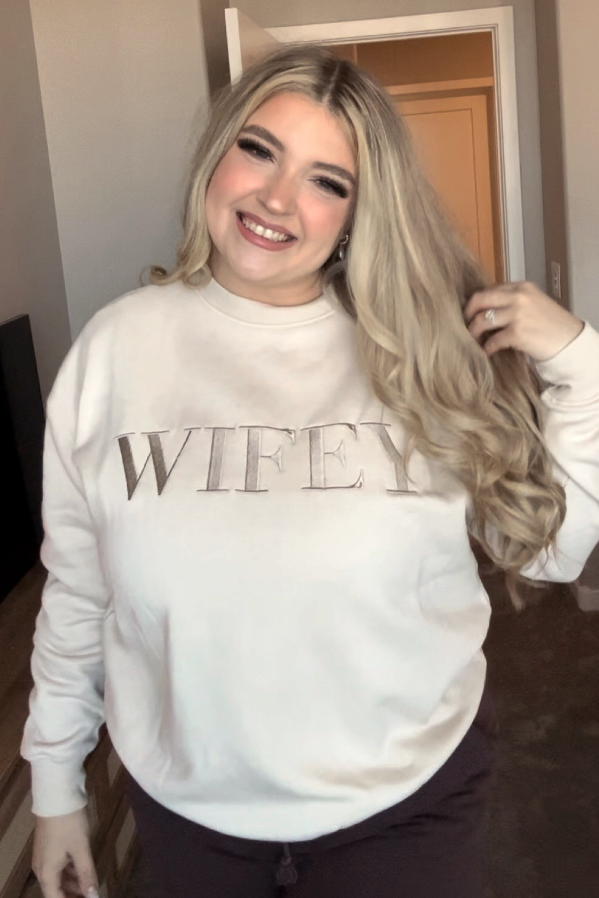 HOT WIFEY FALL WHOSE WITH ME? 🤎✨🐻

This crewneck is SO soft I’m obsessed 😩

#LTKStyleTip #LTKMidsize #LTKWedding