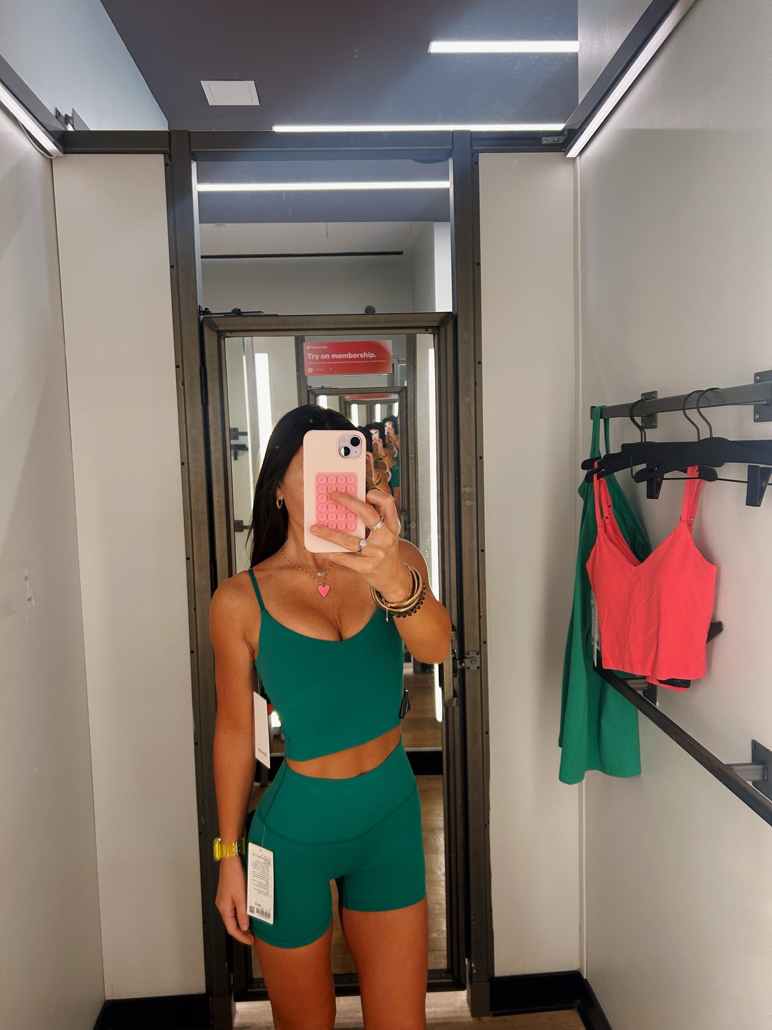 Green everything plz!!💚🤭

#LTKTravel #LTKFindsUnder100 #LTKActive