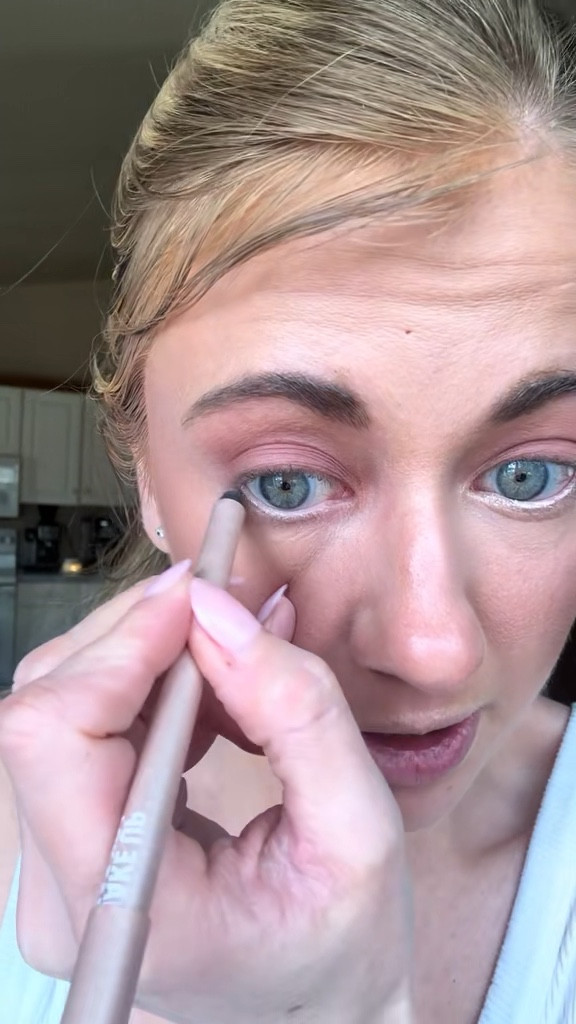 This shade though 😍✨
“Bubbly Sand” = the PERFECT light champagne sparkle
Waterproof, smudge-proof, life-proof 💁‍♀️
I’m obsessed


#LTKgrwm #LTKselfcare #LTKBeauty