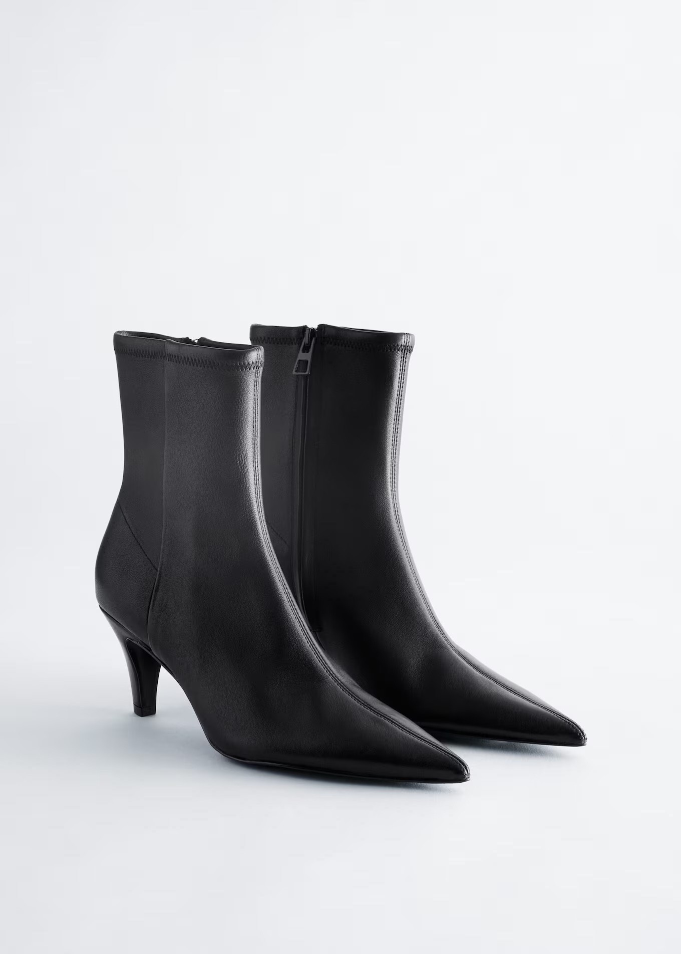 perfect everyday black boots <3

#LTKautumn #LTKstyletip #LTKshoes