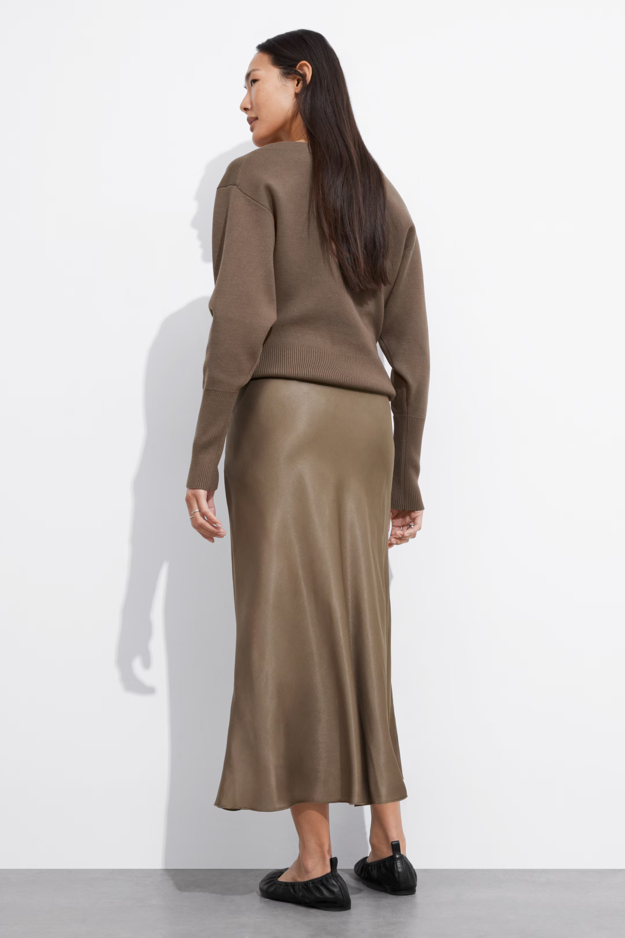 Satin Midi Skirt | H&M (UK, MY, IN, SG, PH, TW, HK)