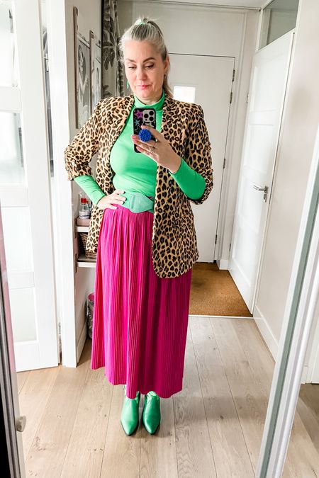 Ootd - Tuesday. Blazer is secondhand and the skirt is thrifted. Green top is HEMA and boots are from Sacha (old). 

Pleated skirt pink, green, leopard. 



#LTKstyletip #LTKeurope #LTKover40