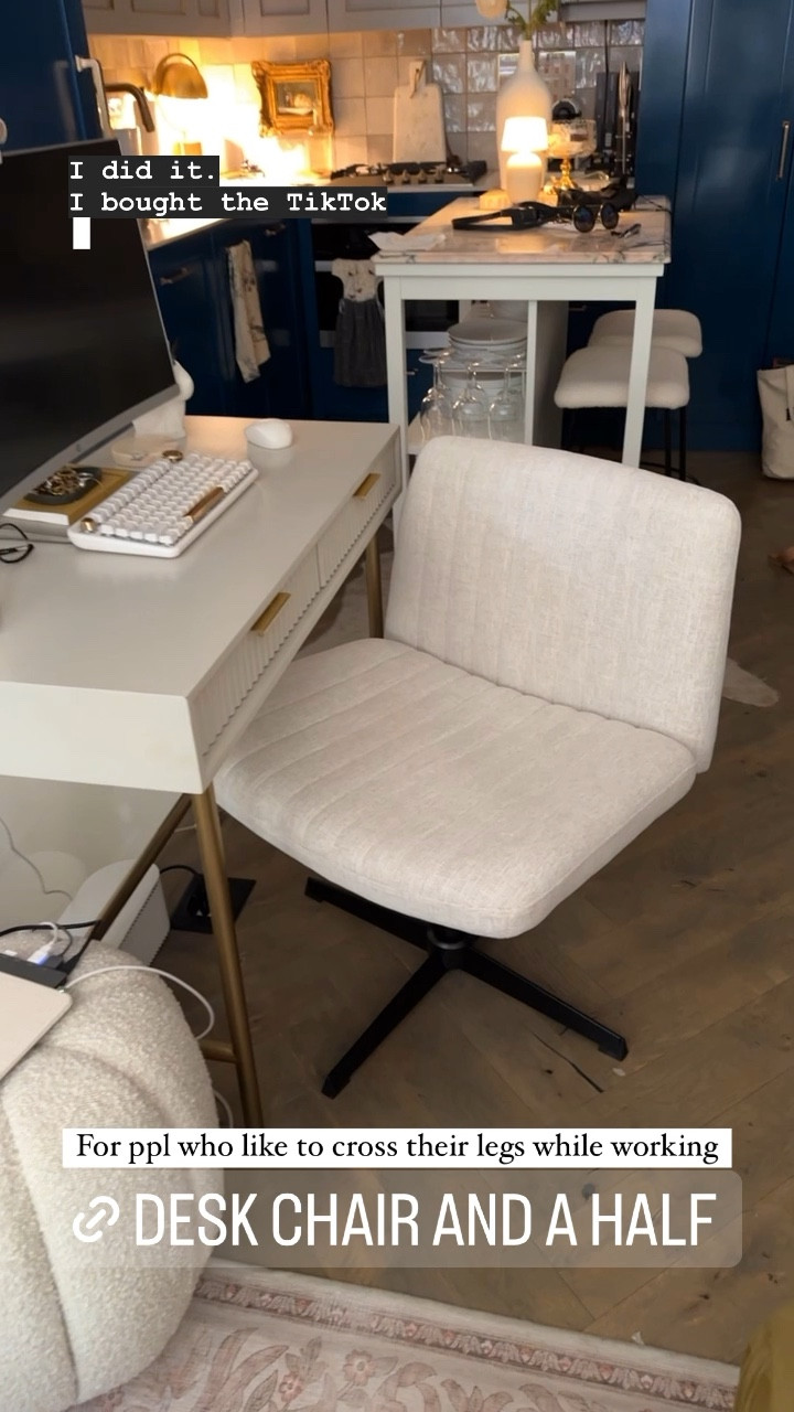This chair is exactly what I didn’t know I needed. I love sitting cross legged when I work. And it can double as extra seating when ppl come over 